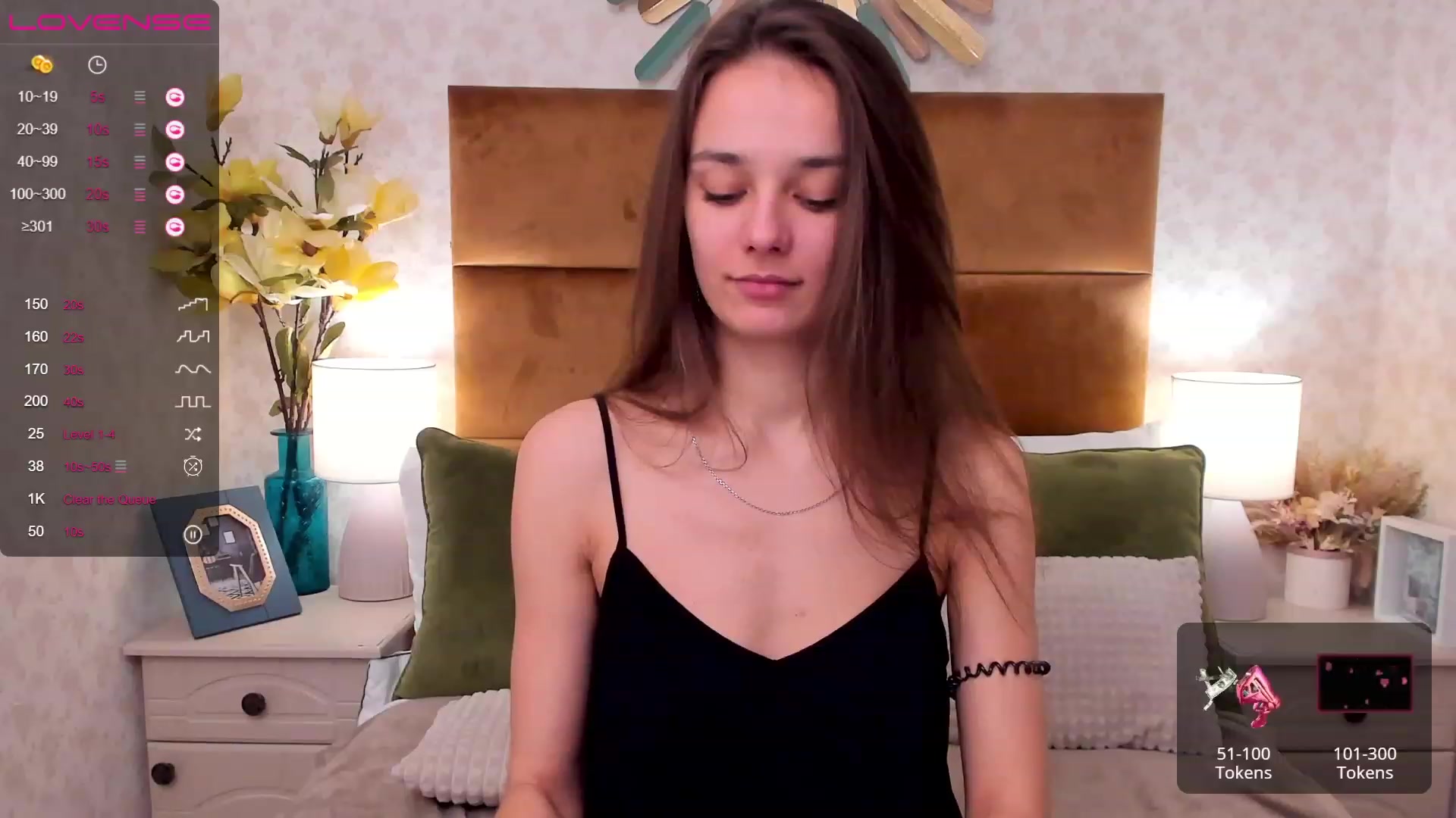 Gallery image thumbnail from AprilWong's myfreecams stream on, 01/22/2023, 17:17 image 15 of 20