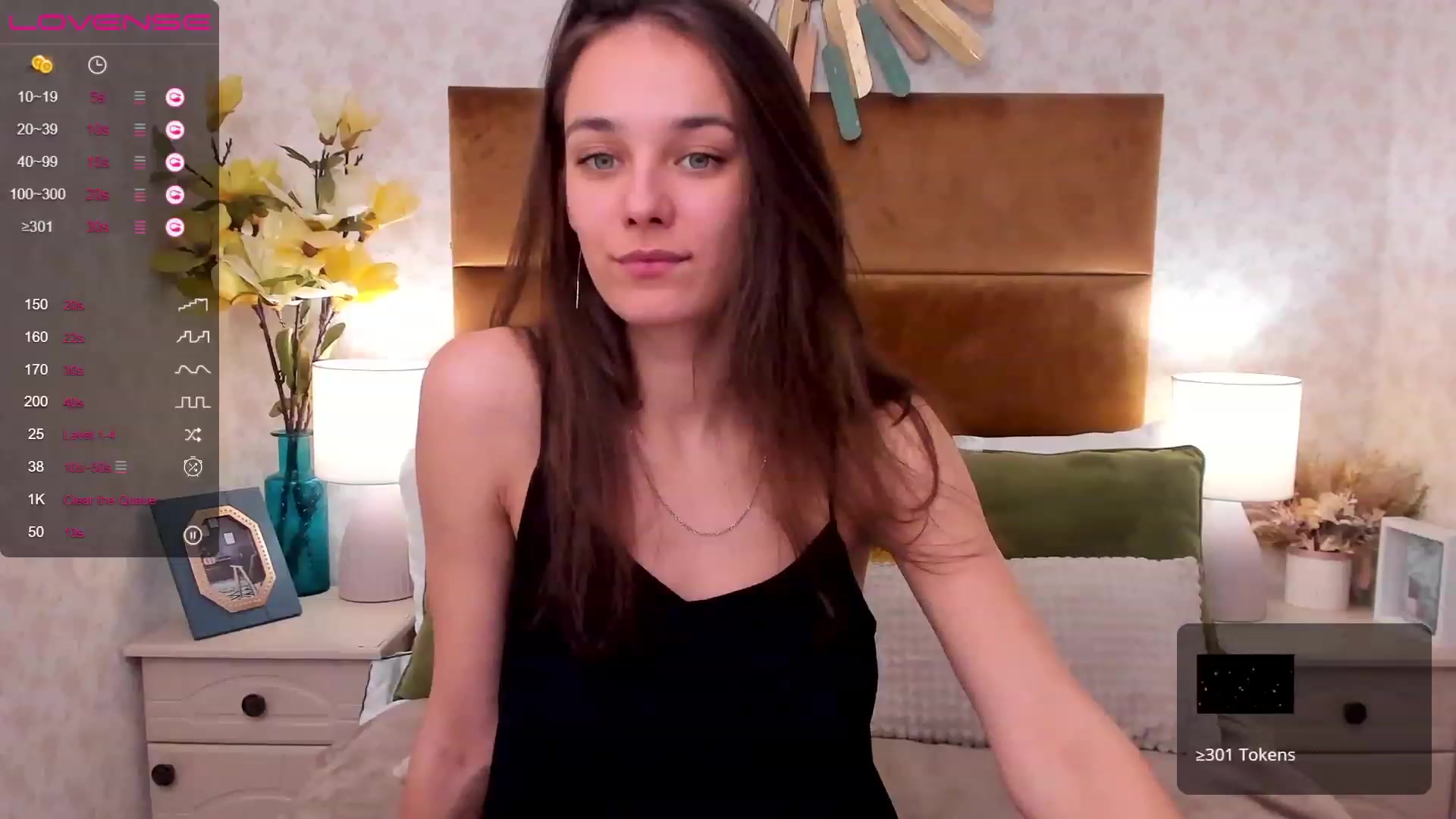 Gallery image thumbnail from AprilWong's myfreecams stream on, 01/22/2023, 17:17 image 3 of 20
