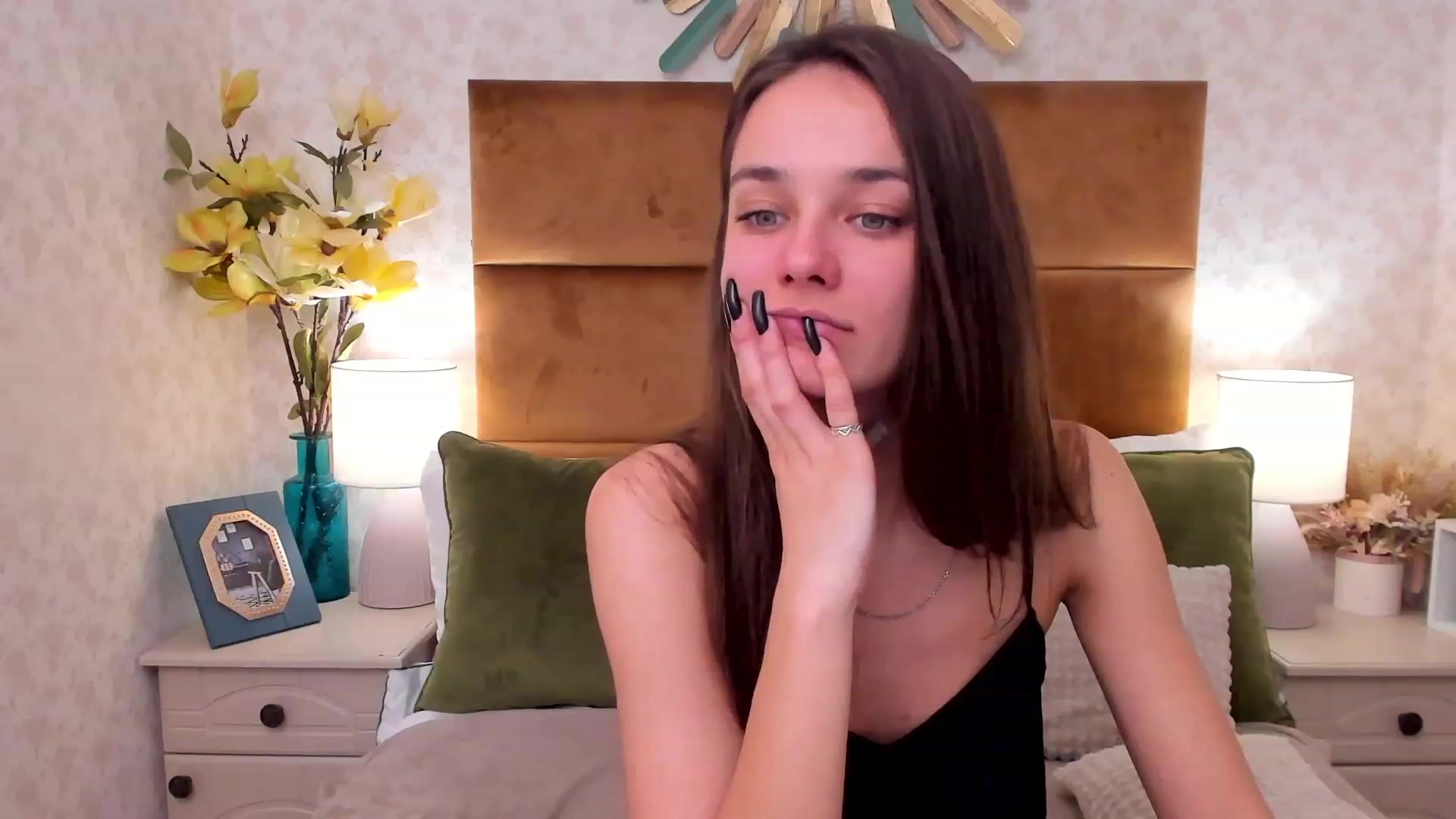 Gallery image thumbnail from AprilWong's myfreecams stream on, 01/22/2023, 19:03 image 17 of 20
