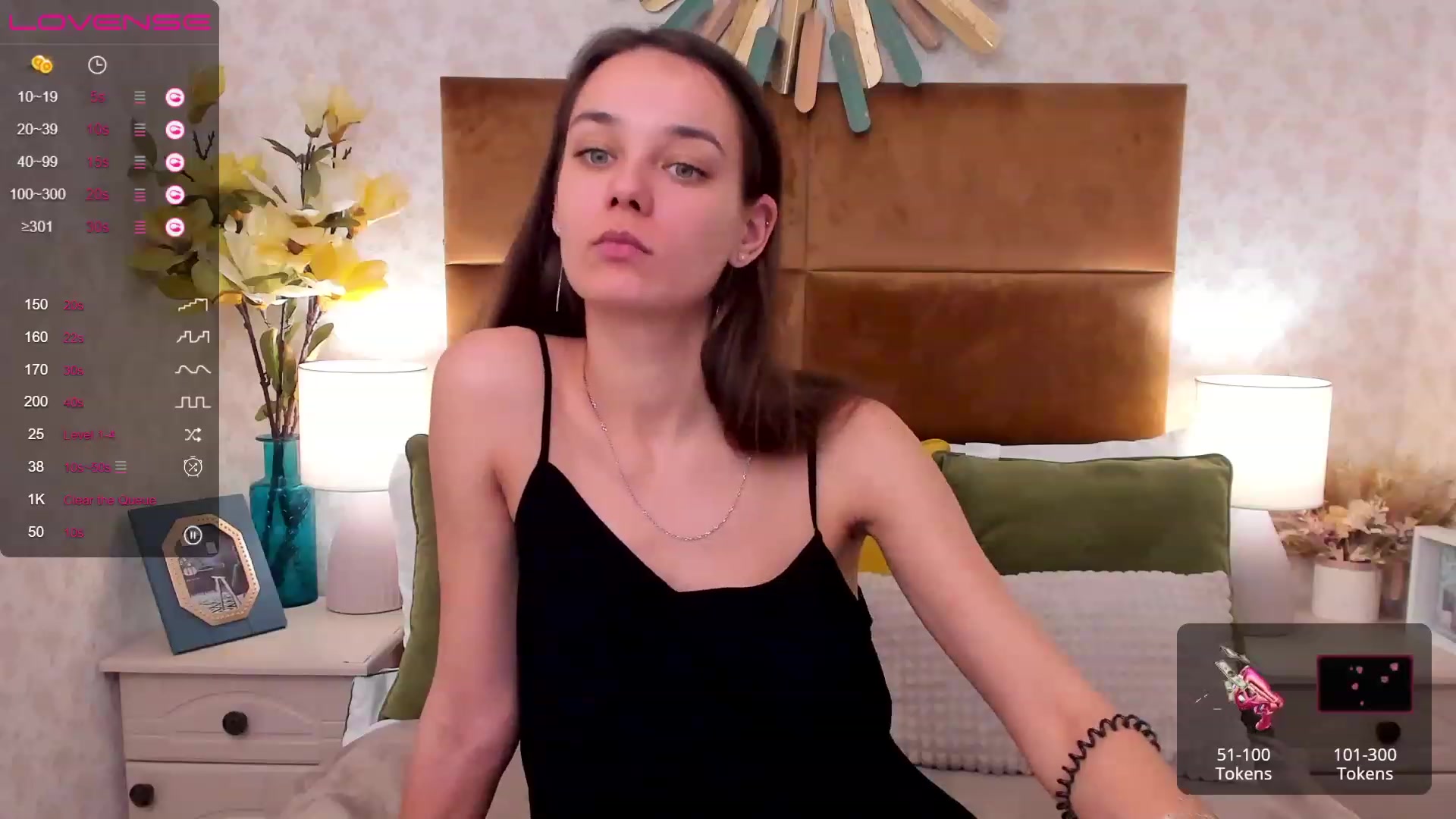 Gallery image thumbnail from AprilWong's myfreecams stream on, 01/22/2023, 19:03 image 3 of 20