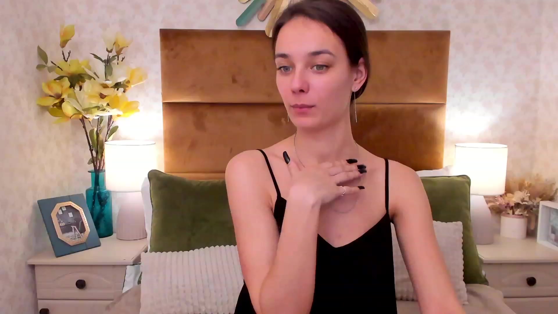 Gallery image thumbnail from AprilWong's myfreecams stream on, 01/22/2023, 19:29 image 6 of 20