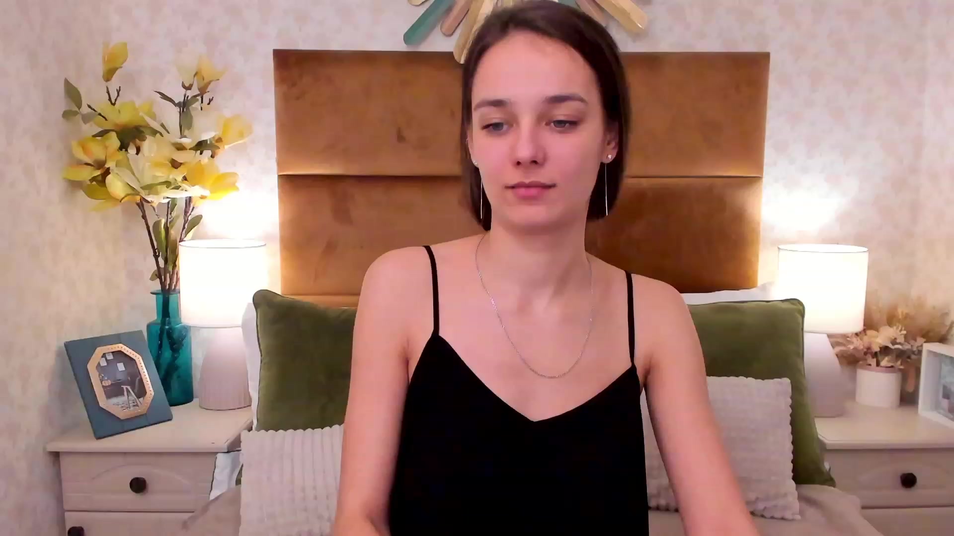 Gallery image thumbnail from AprilWong's myfreecams stream on, 01/22/2023, 19:29 image 17 of 20