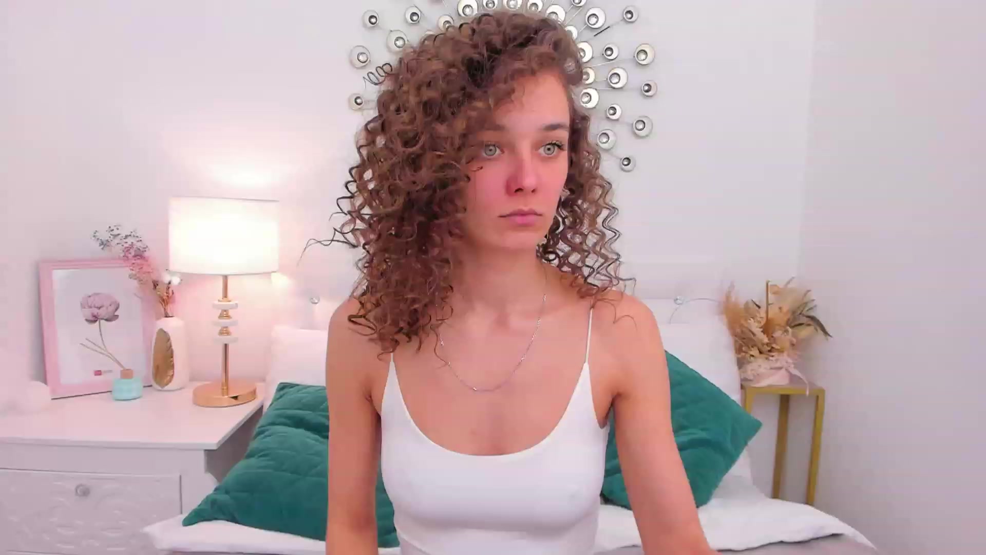 Gallery image thumbnail from AprilWong's myfreecams stream on, 01/25/2023, 14:25 image 1 of 20