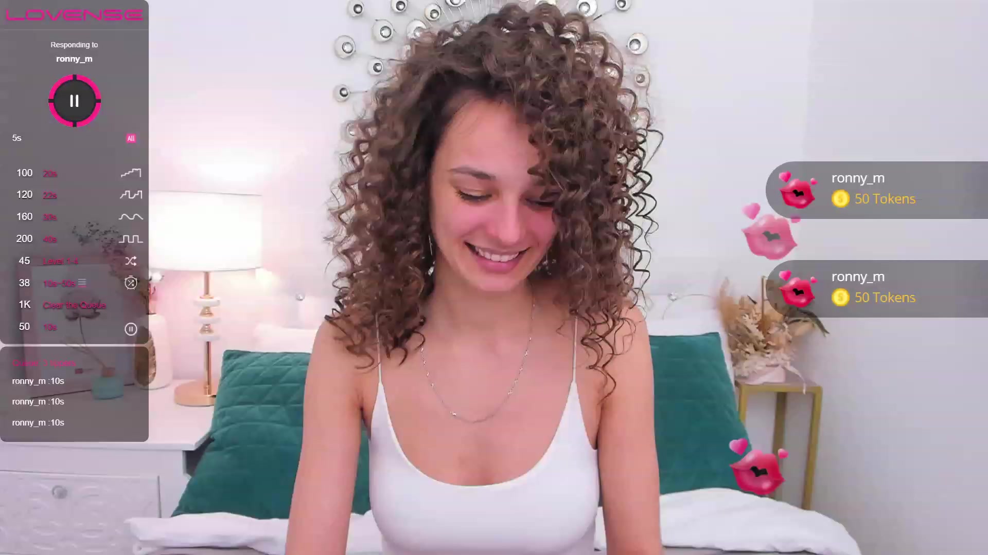 Gallery image thumbnail from AprilWong's myfreecams stream on, 01/25/2023, 16:10 image 17 of 20