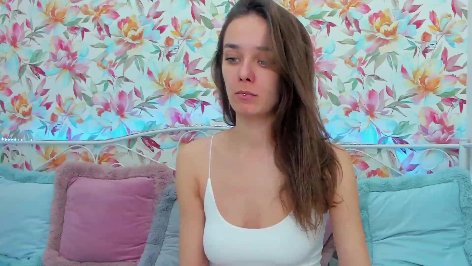 Gallery image thumbnail from AprilWong's myfreecams stream on, 01/27/2023, 14:16 image 17 of 20