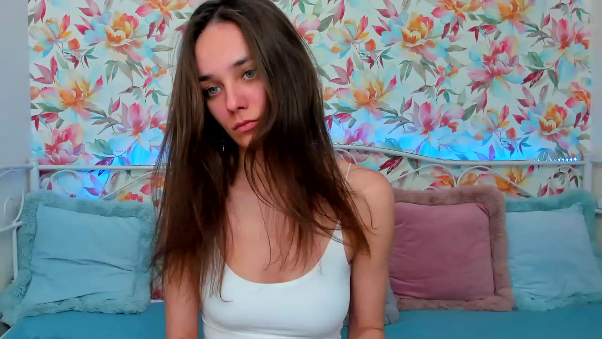 Gallery image thumbnail from AprilWong's myfreecams stream on, 01/27/2023, 19:31 image 10 of 20
