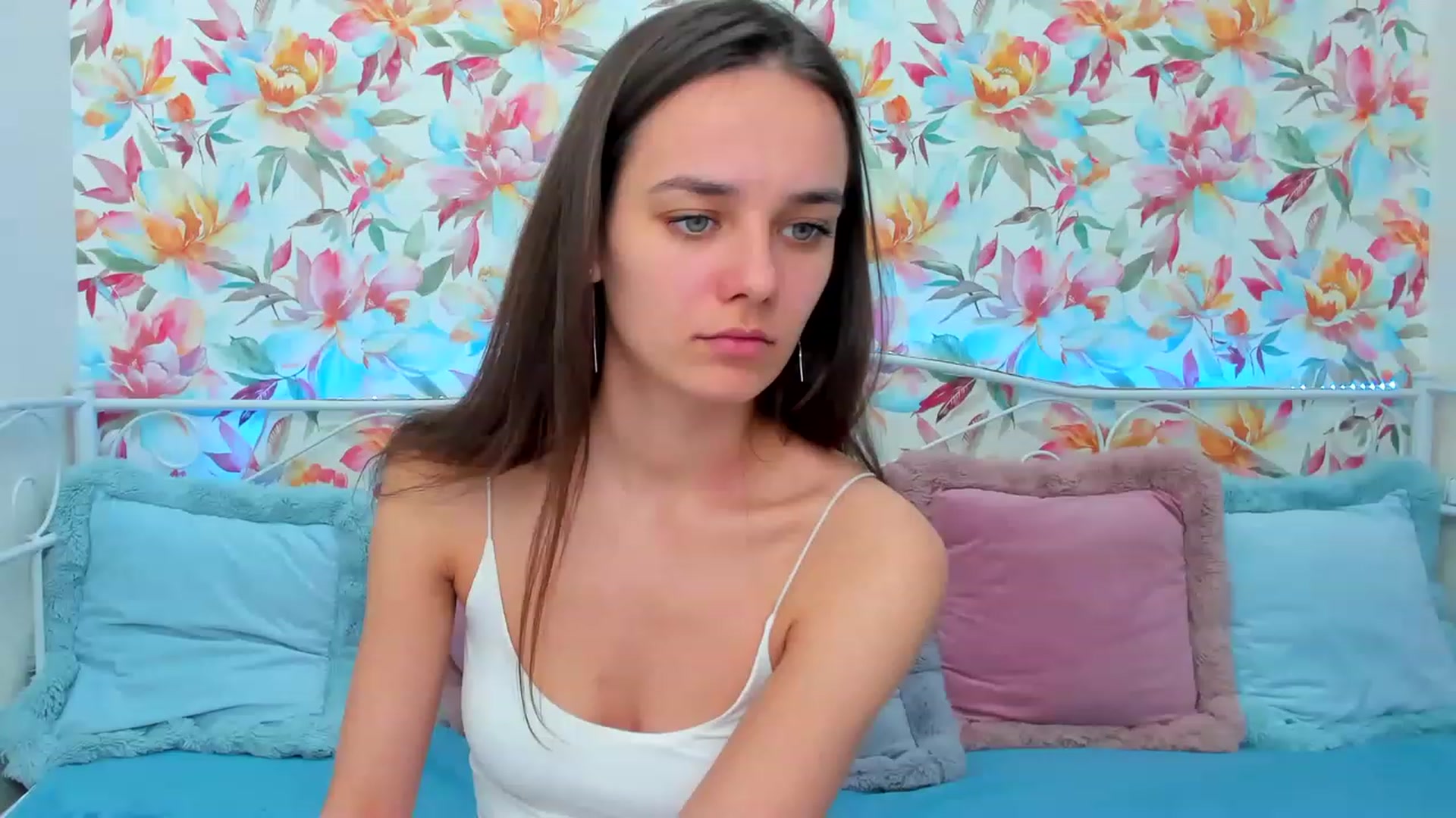 Gallery image thumbnail from AprilWong's myfreecams stream on, 01/27/2023, 19:31 image 3 of 20
