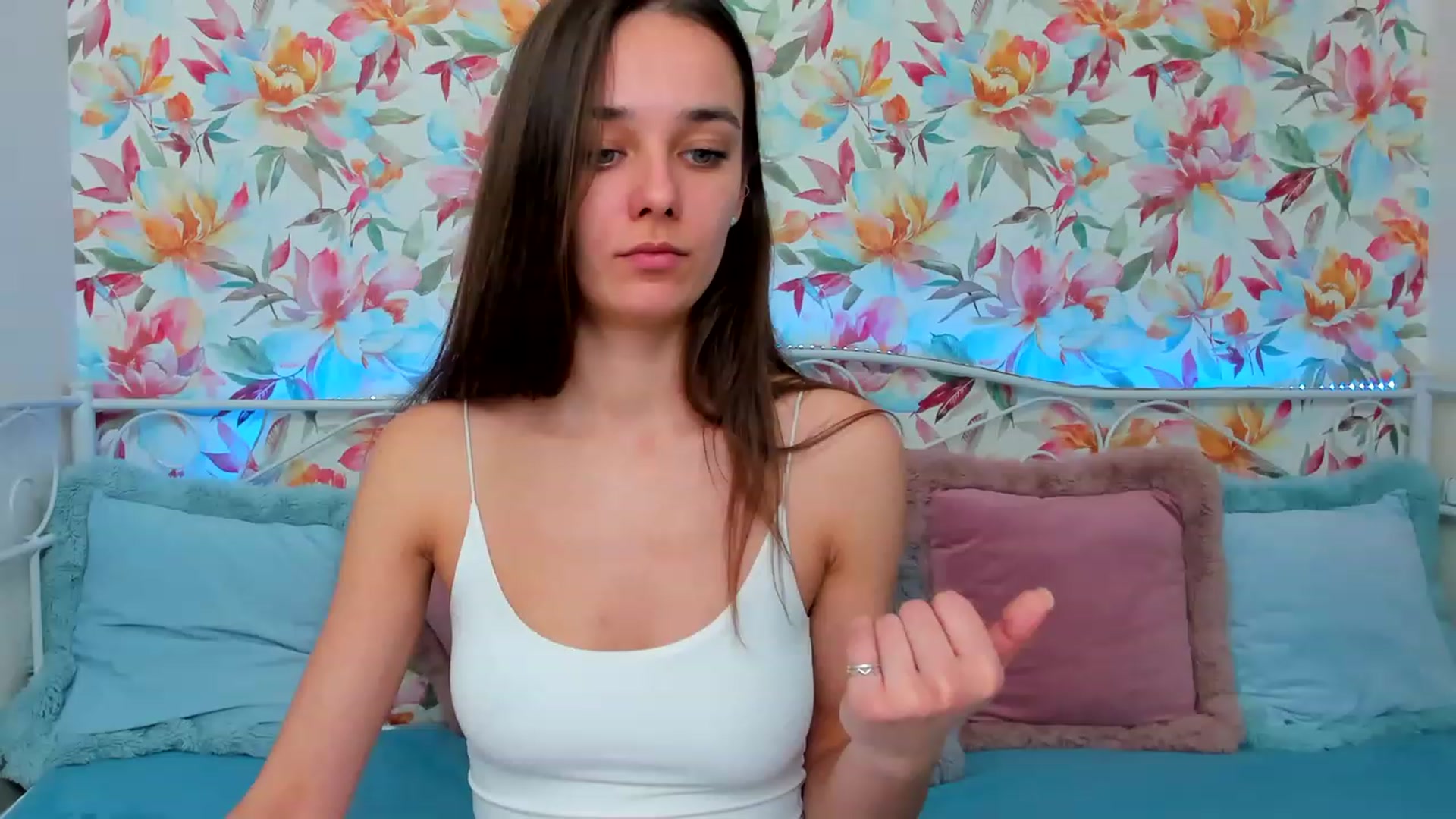 Gallery image thumbnail from AprilWong's myfreecams stream on, 01/27/2023, 19:31 image 9 of 20