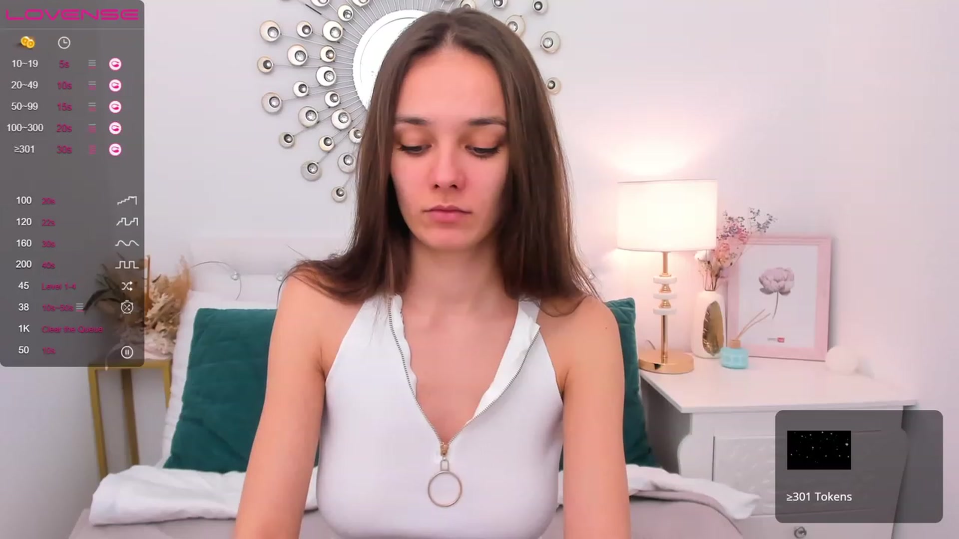 Gallery image thumbnail from AprilWong's myfreecams stream on, 01/28/2023, 17:37 image 6 of 20