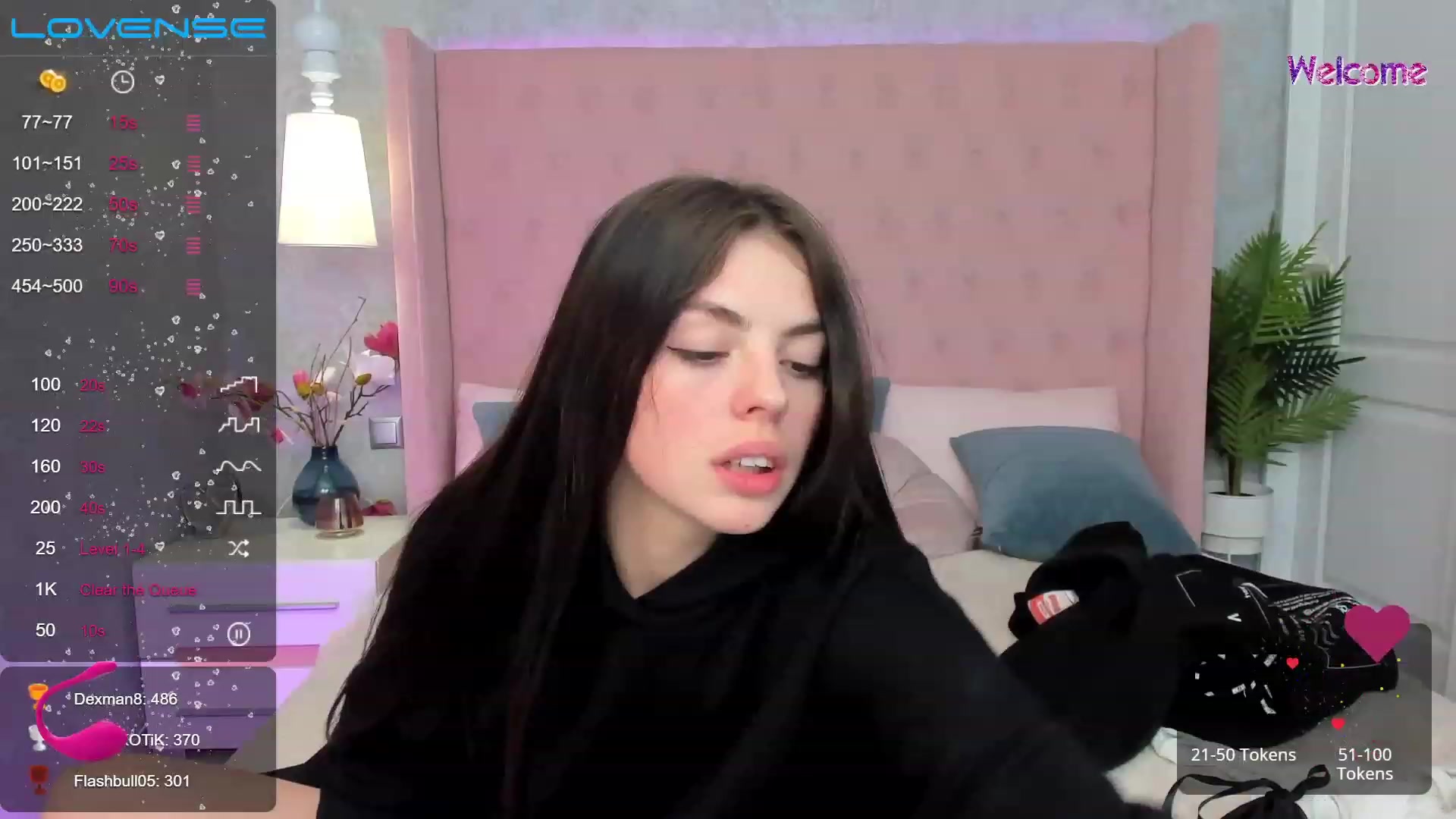 Gallery image thumbnail from AprilWong's myfreecams stream on, 01/30/2023, 19:46 image 17 of 20