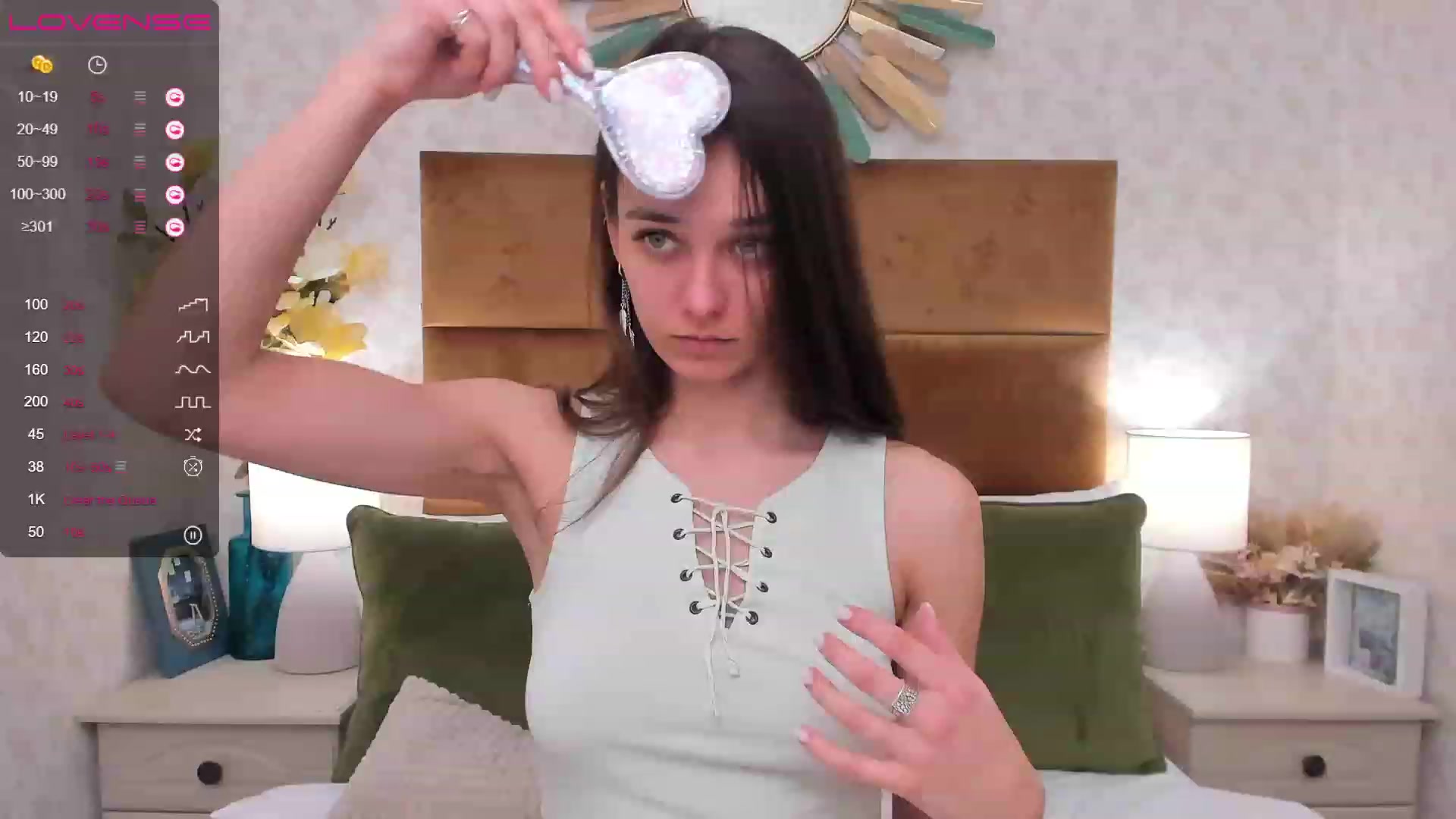 Gallery image thumbnail from AprilWong's myfreecams stream on, 01/31/2023, 17:43 image 3 of 20