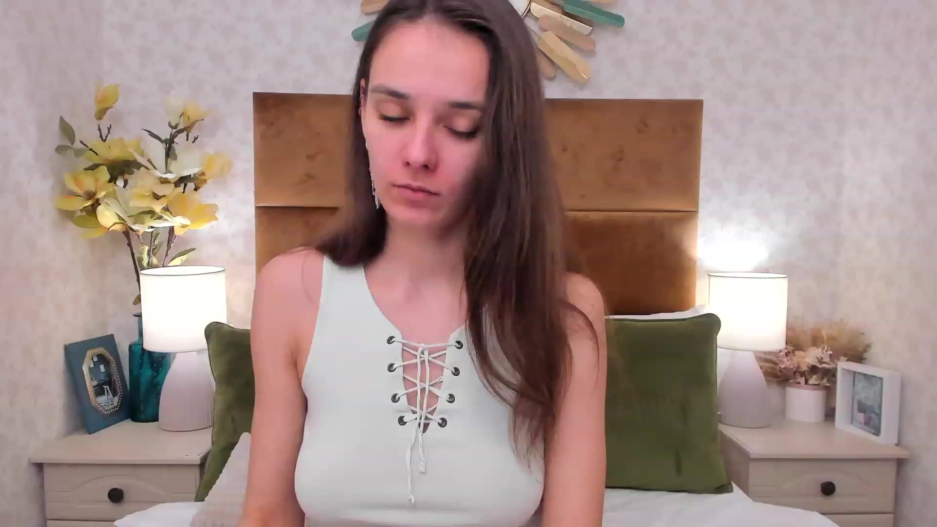 Gallery image thumbnail from AprilWong's myfreecams stream on, 01/31/2023, 17:43 image 8 of 20