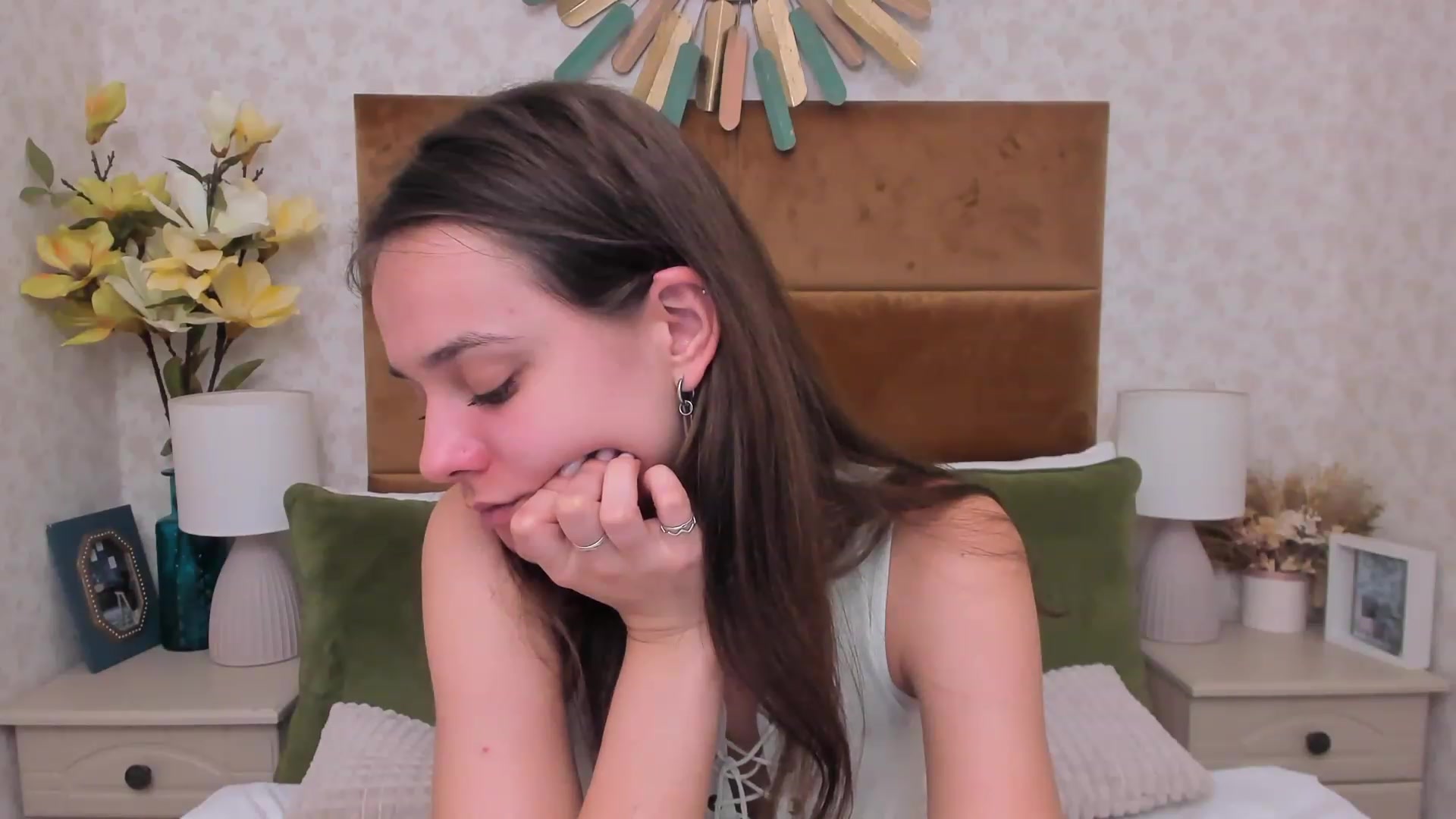 Gallery image thumbnail from AprilWong's myfreecams stream on, 01/31/2023, 19:19 image 20 of 20