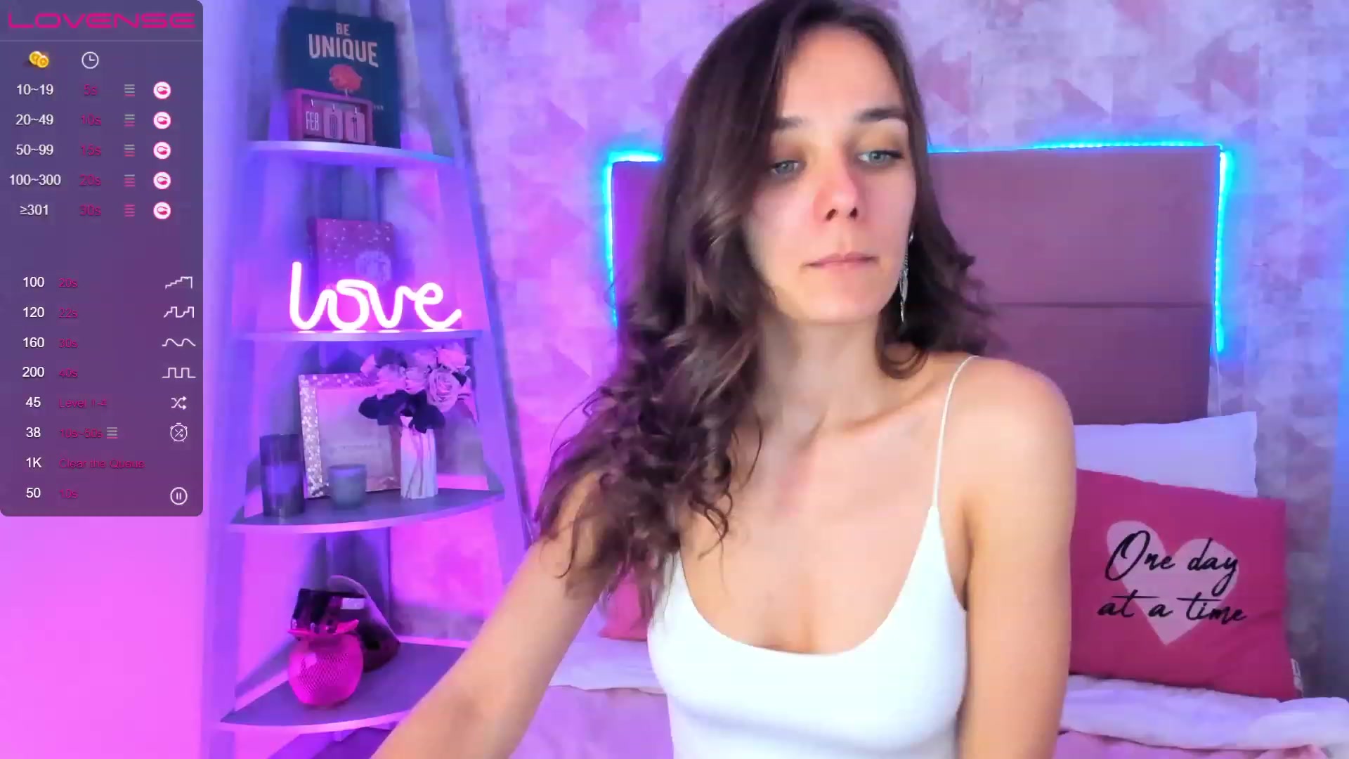Gallery image thumbnail from AprilWong's myfreecams stream on, 02/01/2023, 17:34 image 18 of 20