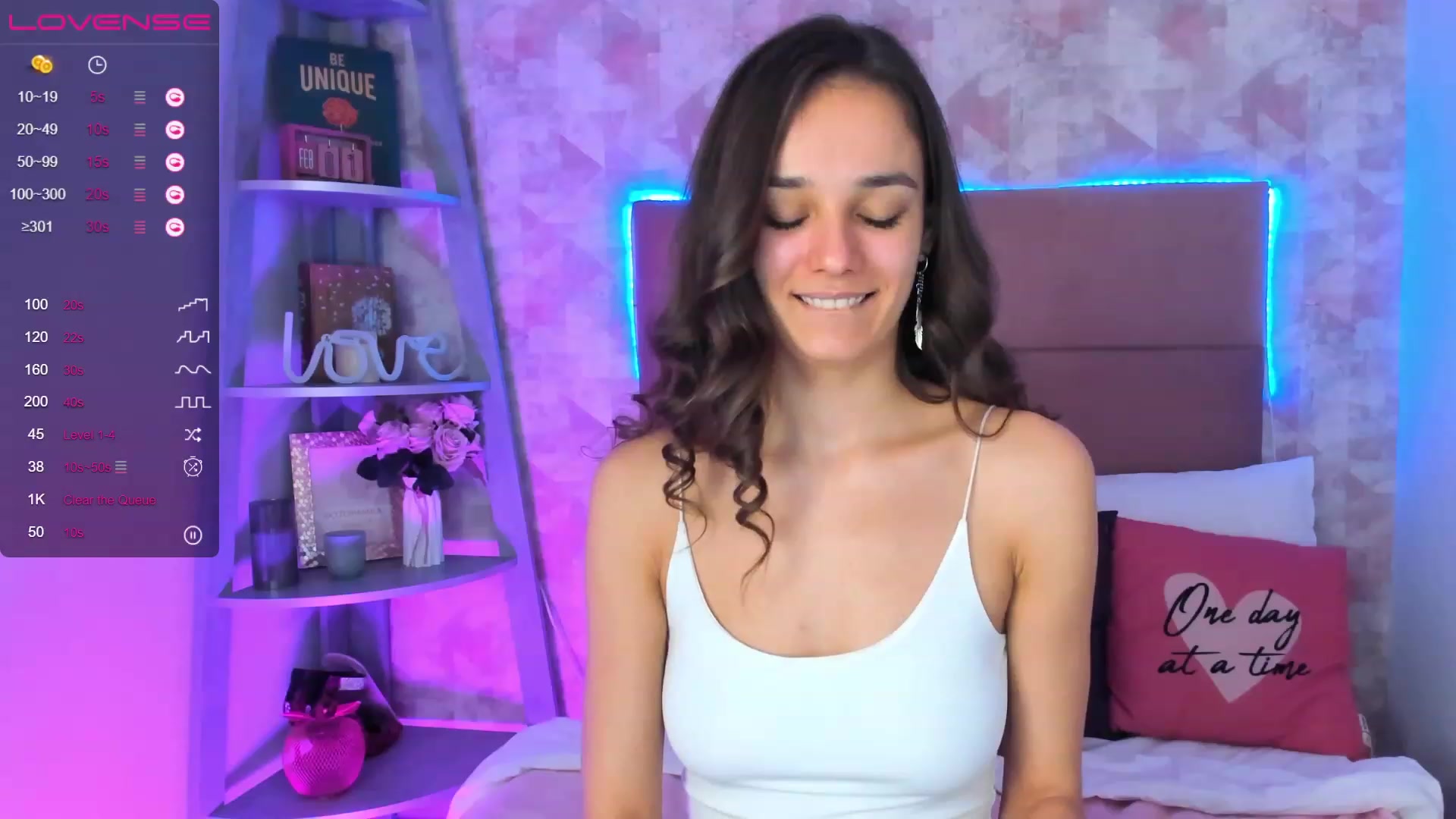 Gallery image thumbnail from AprilWong's myfreecams stream on, 02/01/2023, 19:27 image 5 of 20