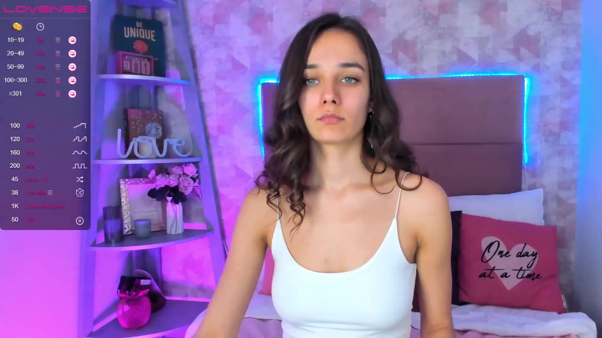 Gallery image thumbnail from AprilWong's myfreecams stream on, 02/01/2023, 19:27 image 7 of 20