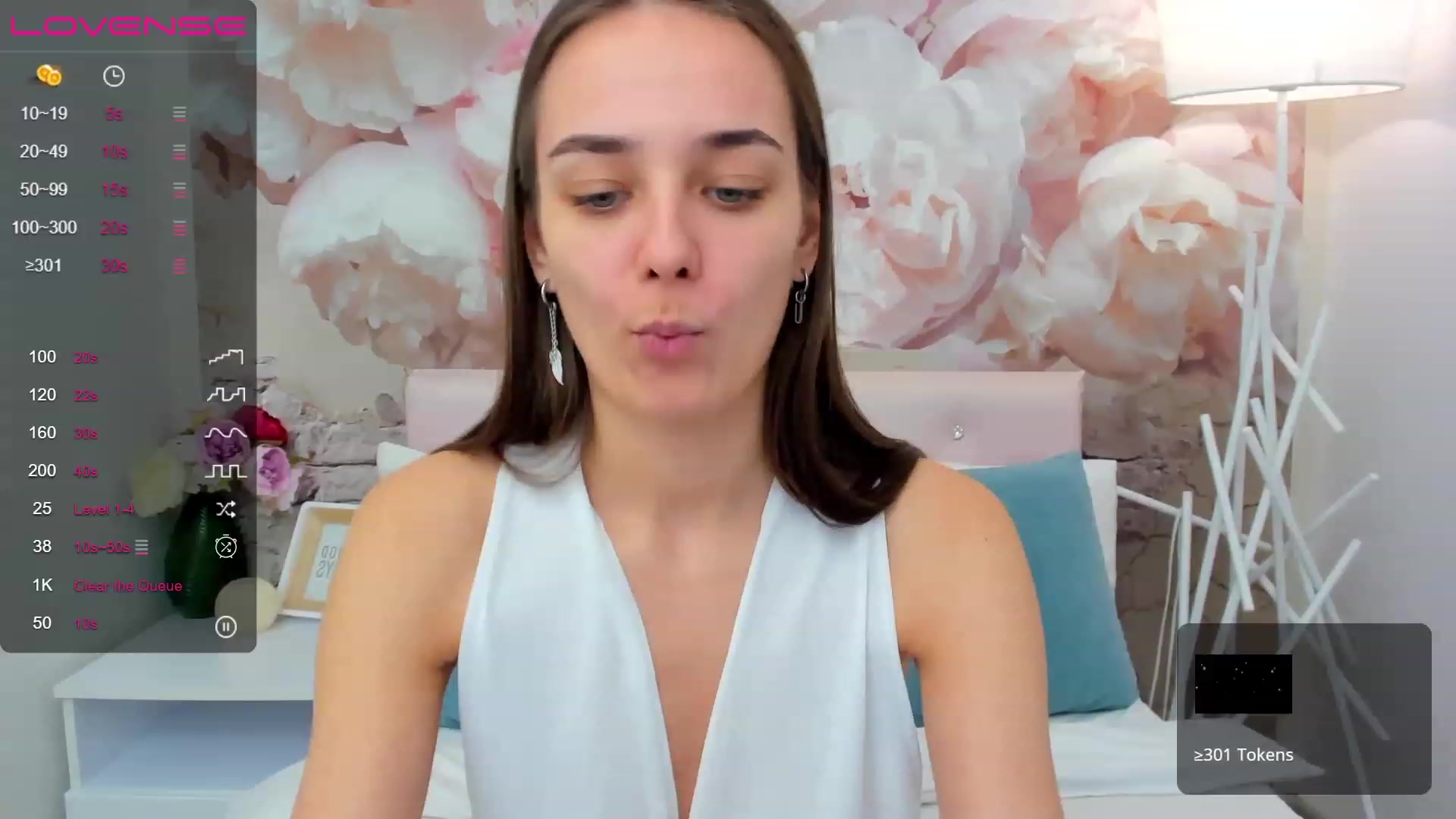 Gallery image thumbnail from AprilWong's myfreecams stream on, 02/10/2023, 14:01 image 12 of 20