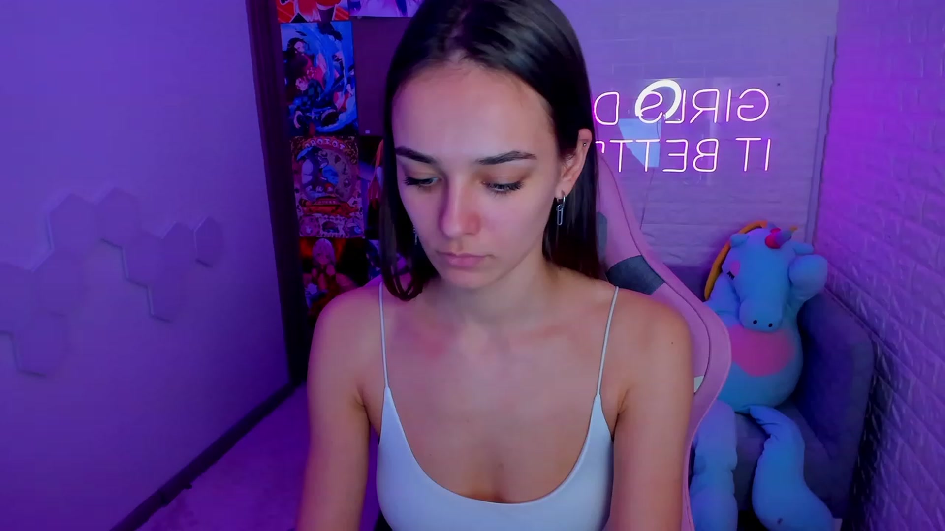 Gallery image thumbnail from AprilWong's myfreecams stream on, 02/14/2023, 13:15 image 6 of 20