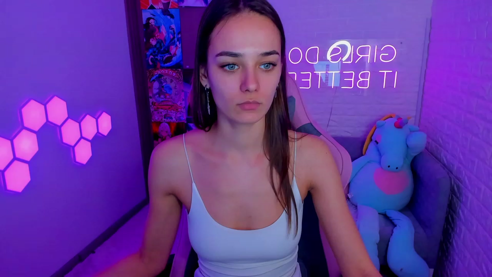Gallery image thumbnail from AprilWong's myfreecams stream on, 02/14/2023, 13:15 image 17 of 20