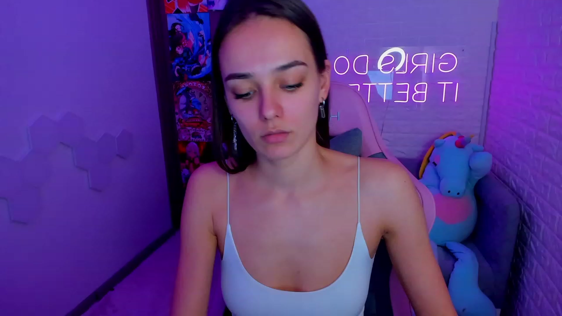 Gallery image thumbnail from AprilWong's myfreecams stream on, 02/14/2023, 13:15 image 4 of 20