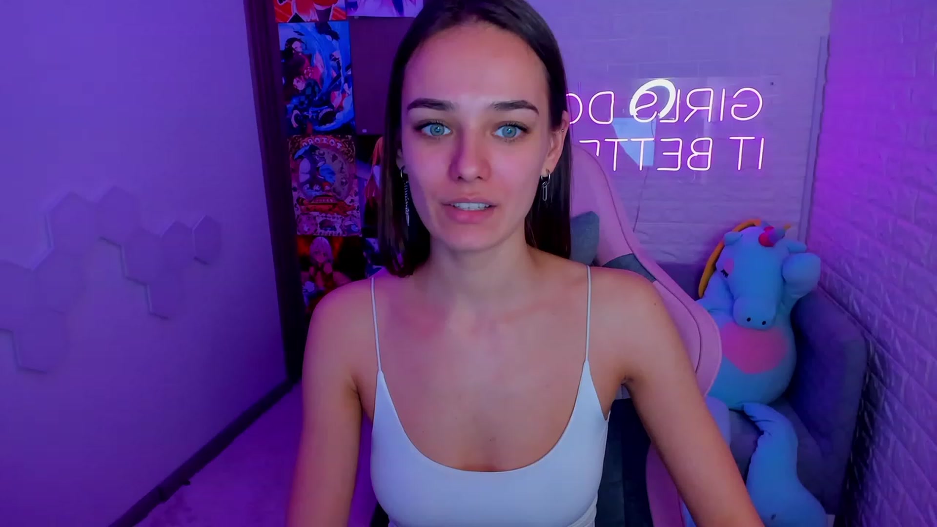 Gallery image thumbnail from AprilWong's myfreecams stream on, 02/14/2023, 13:15 image 5 of 20