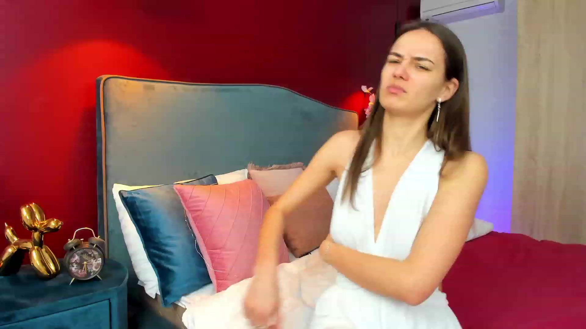 Gallery image thumbnail from AprilWong's myfreecams stream on, 02/18/2023, 13:37 image 1 of 20