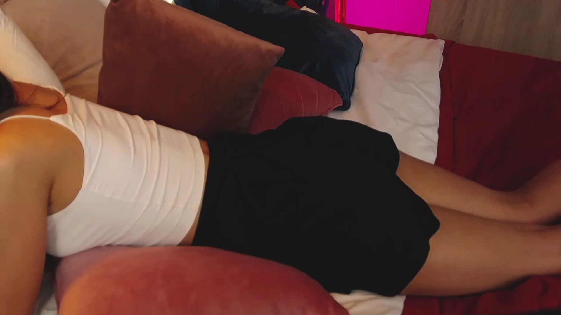 Gallery image thumbnail from AprilWong's myfreecams stream on, 03/15/2023, 02:08 image 14 of 20