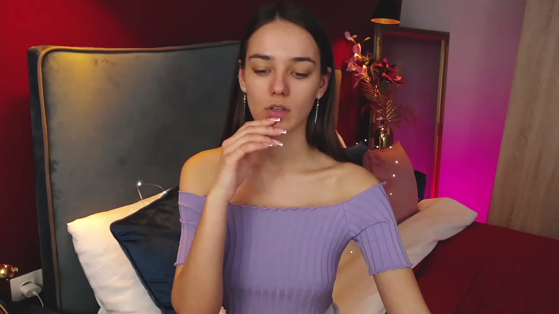 Gallery image thumbnail from AprilWong's myfreecams stream on, 03/18/2023, 15:17 image 4 of 20