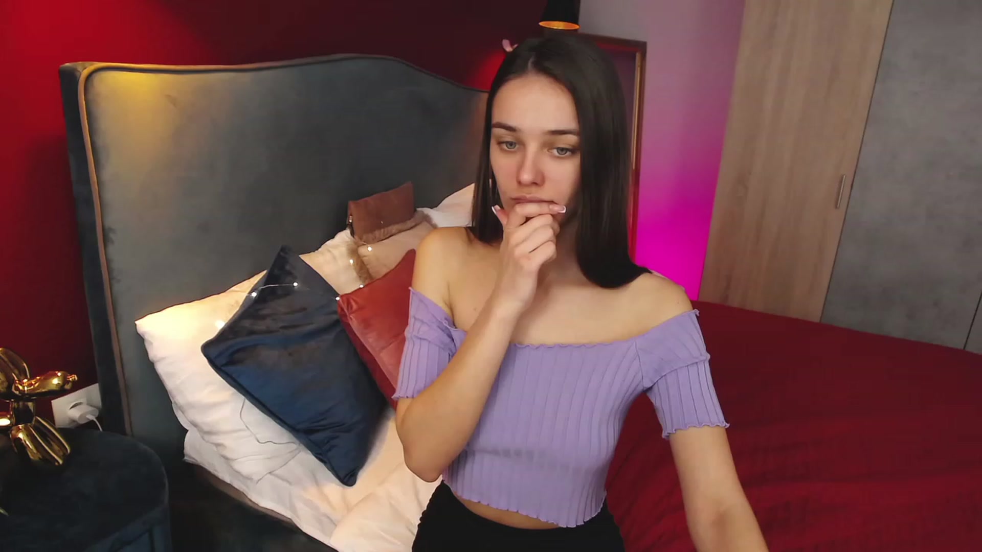 Gallery image thumbnail from AprilWong's myfreecams stream on, 03/18/2023, 18:38 image 3 of 20