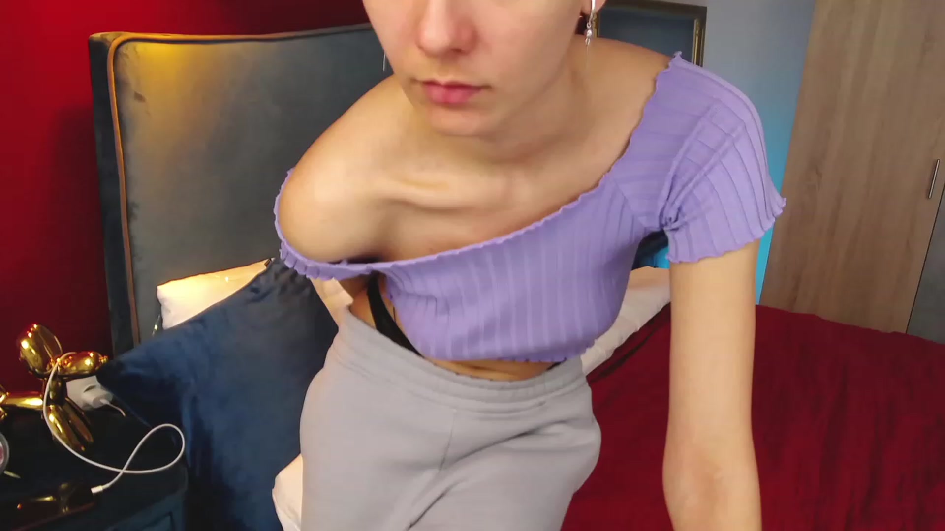 Gallery image thumbnail from AprilWong's myfreecams stream on, 03/26/2023, 08:26 image 17 of 20