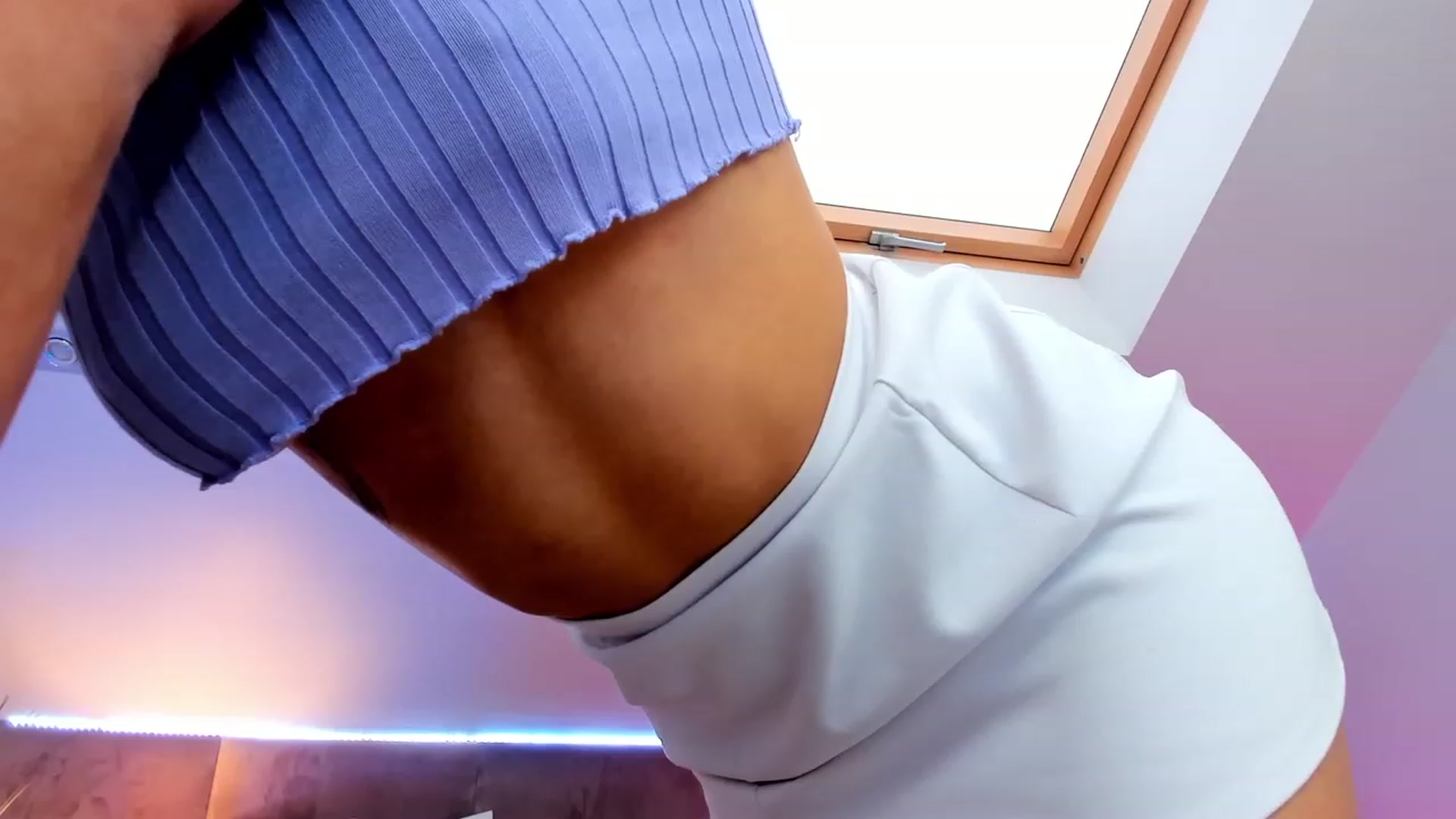 Gallery image thumbnail from AprilWong's myfreecams stream on, 03/29/2023, 12:12 image 14 of 20