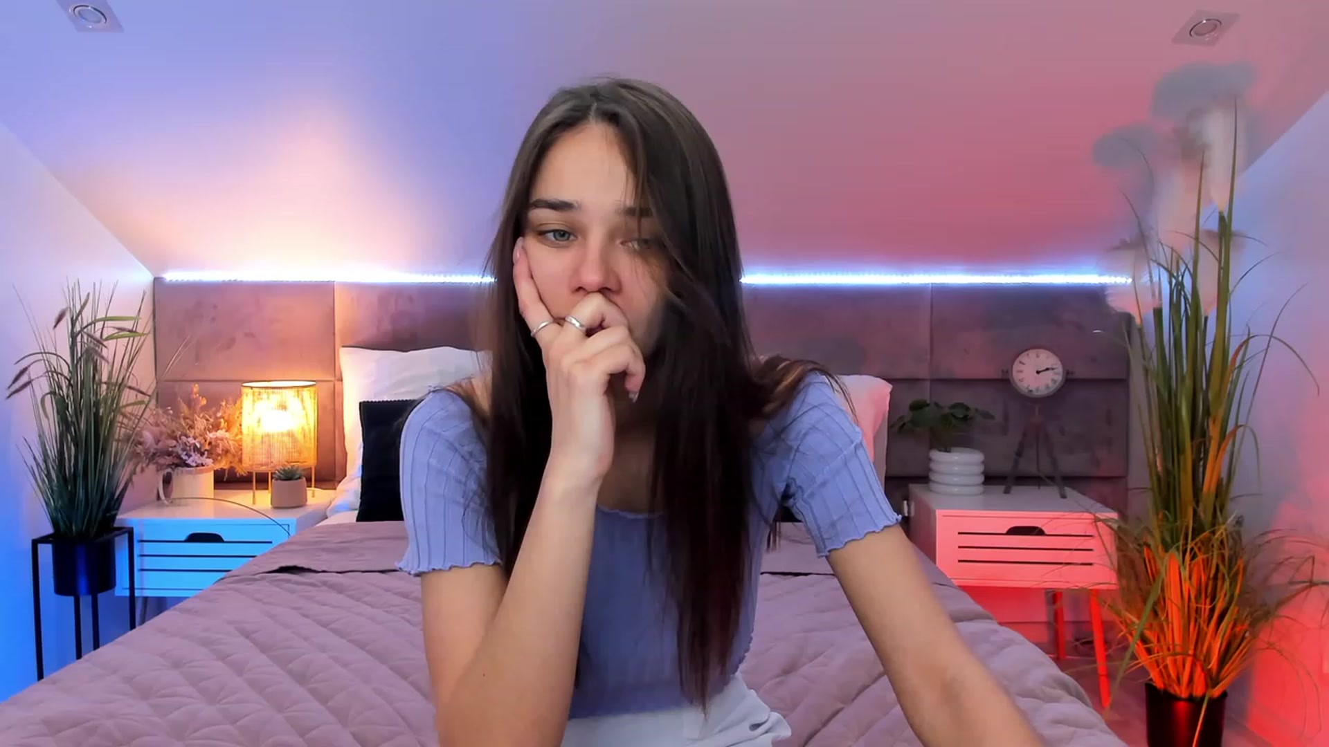 Gallery image thumbnail from AprilWong's myfreecams stream on, 03/29/2023, 12:12 image 2 of 20
