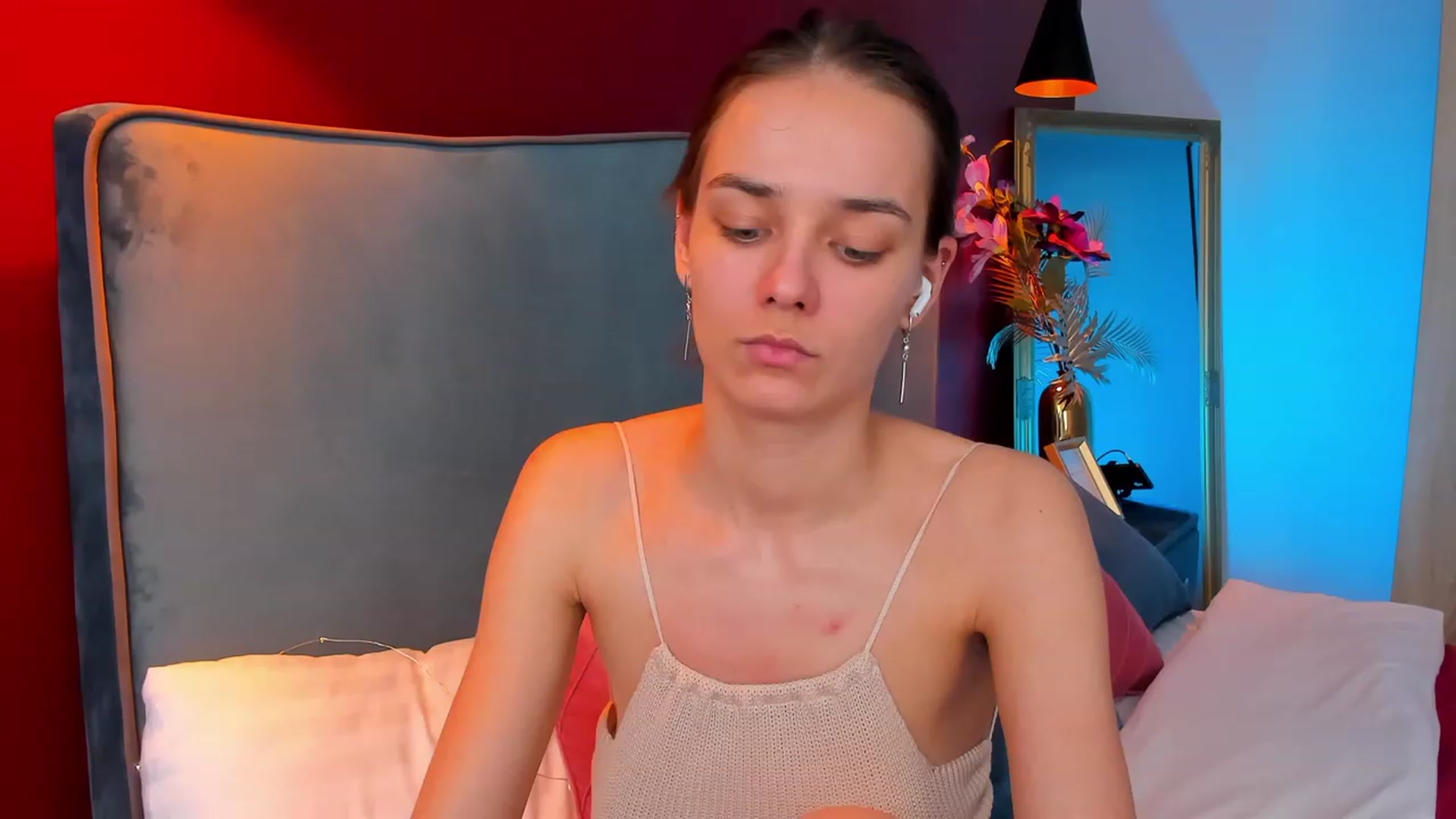 Gallery image thumbnail from AprilWong's myfreecams stream on, 04/01/2023, 18:48 image 6 of 20