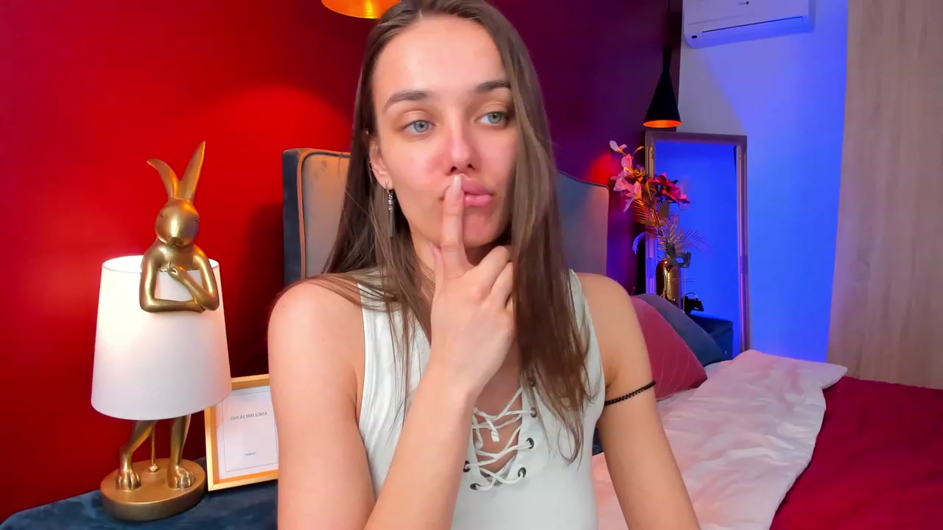 Gallery image thumbnail from AprilWong's myfreecams stream on, 04/05/2023, 16:54 image 4 of 20