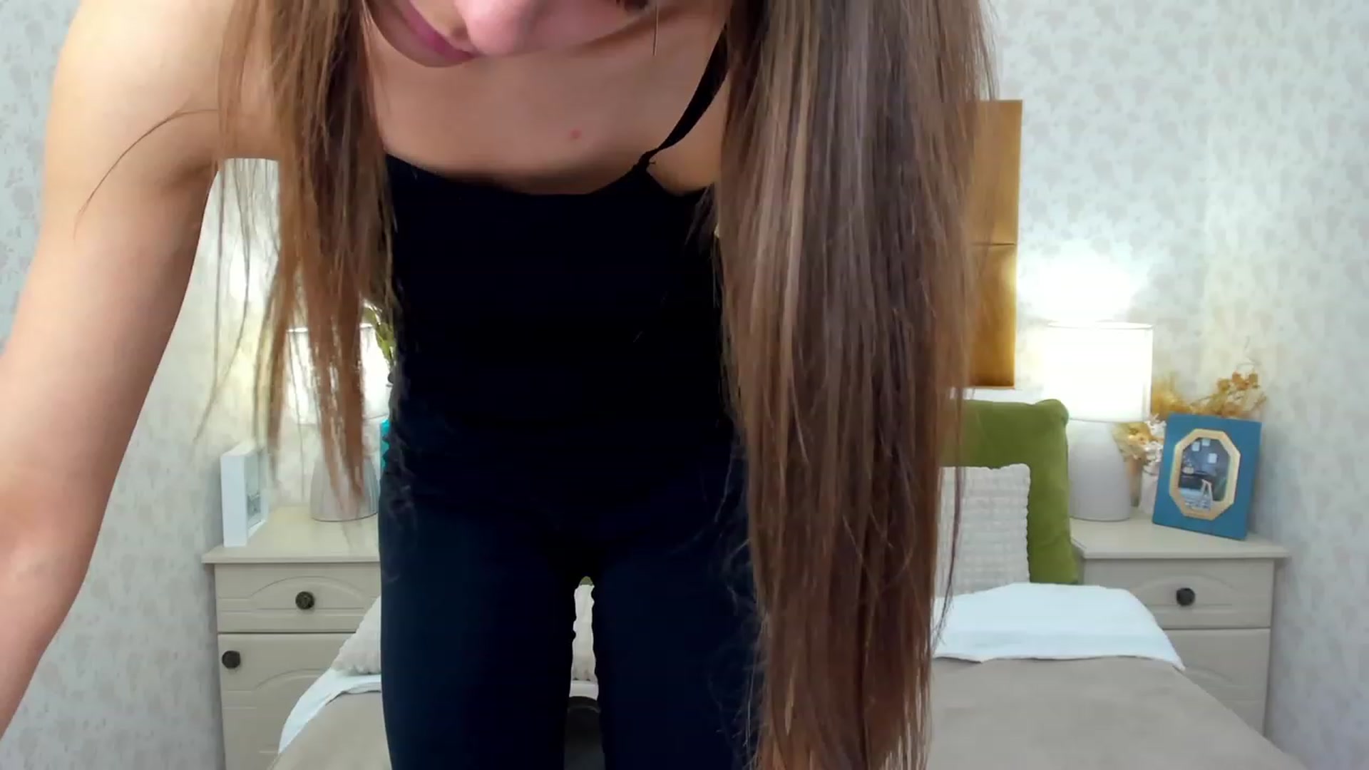 Gallery image thumbnail from AprilWong's myfreecams stream on, 04/08/2023, 12:00 image 17 of 20