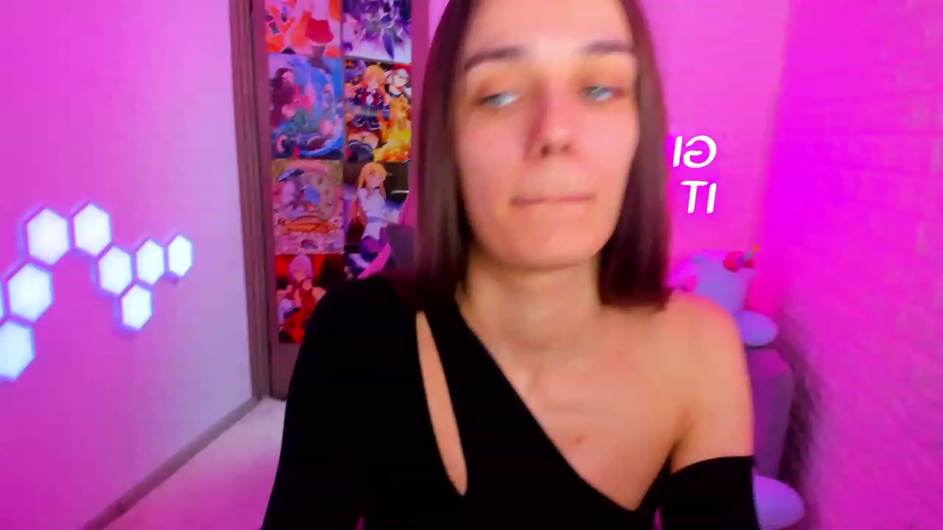 Gallery image thumbnail from AprilWong's myfreecams stream on, 04/09/2023, 19:00 image 18 of 20