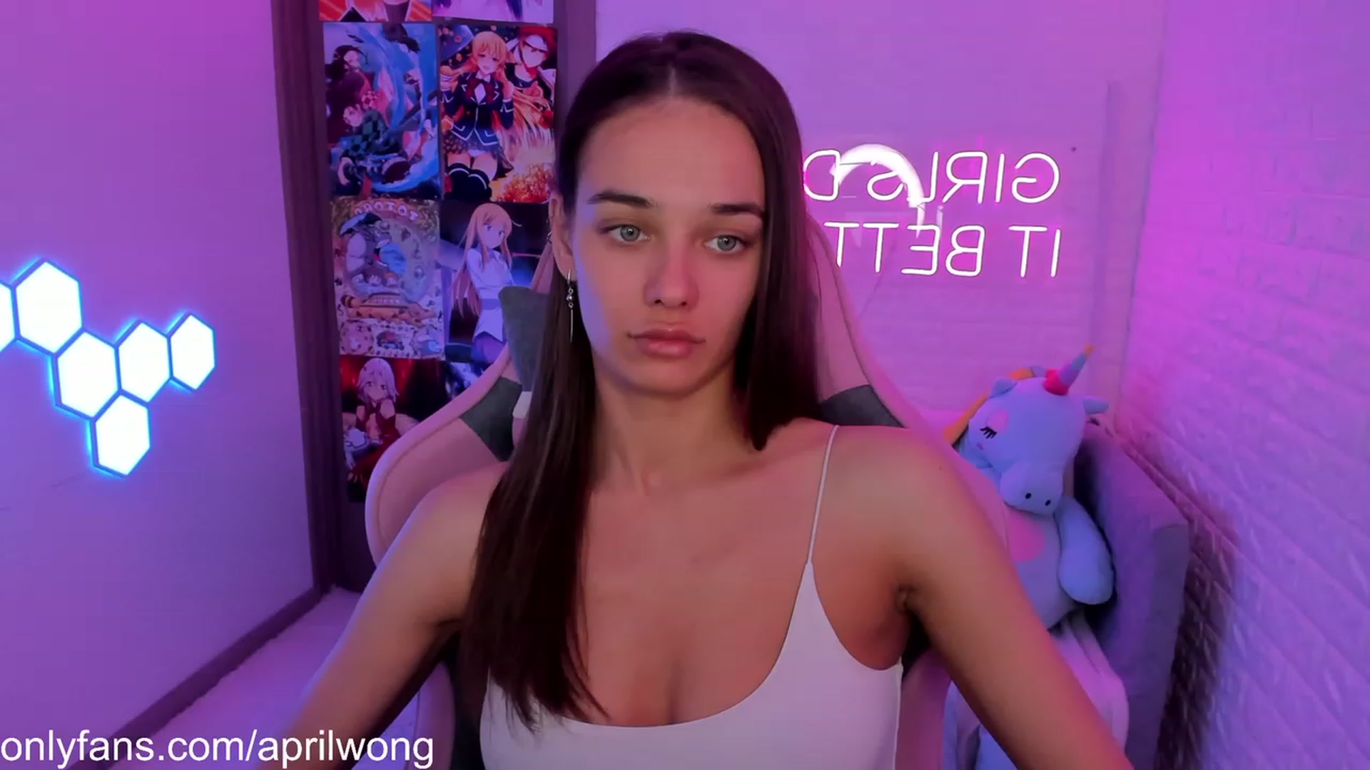 Gallery image thumbnail from AprilWong's myfreecams stream on, 05/18/2023, 16:07 image 2 of 20