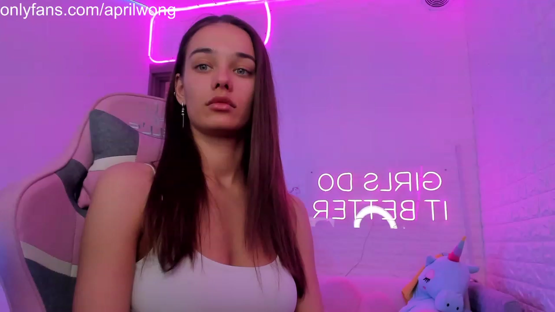 Gallery image thumbnail from AprilWong's myfreecams stream on, 05/18/2023, 17:29 image 11 of 20