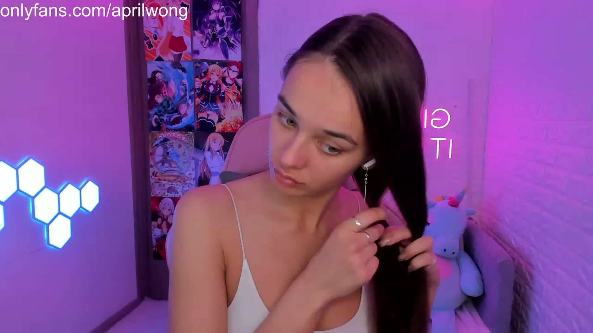 Gallery image thumbnail from AprilWong's myfreecams stream on, 05/18/2023, 18:00 image 7 of 20