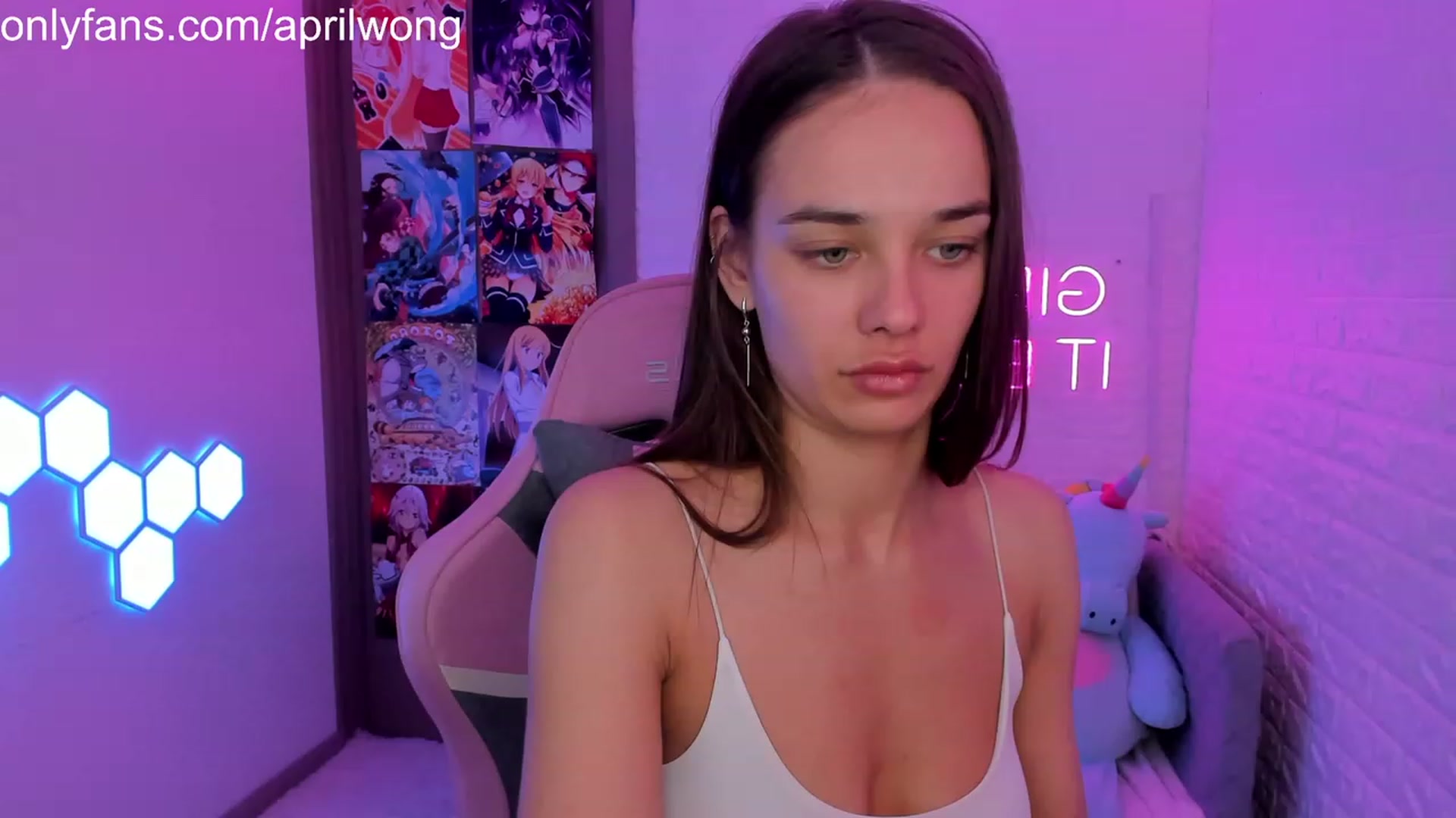 Gallery image thumbnail from AprilWong's myfreecams stream on, 05/18/2023, 18:00 image 4 of 20