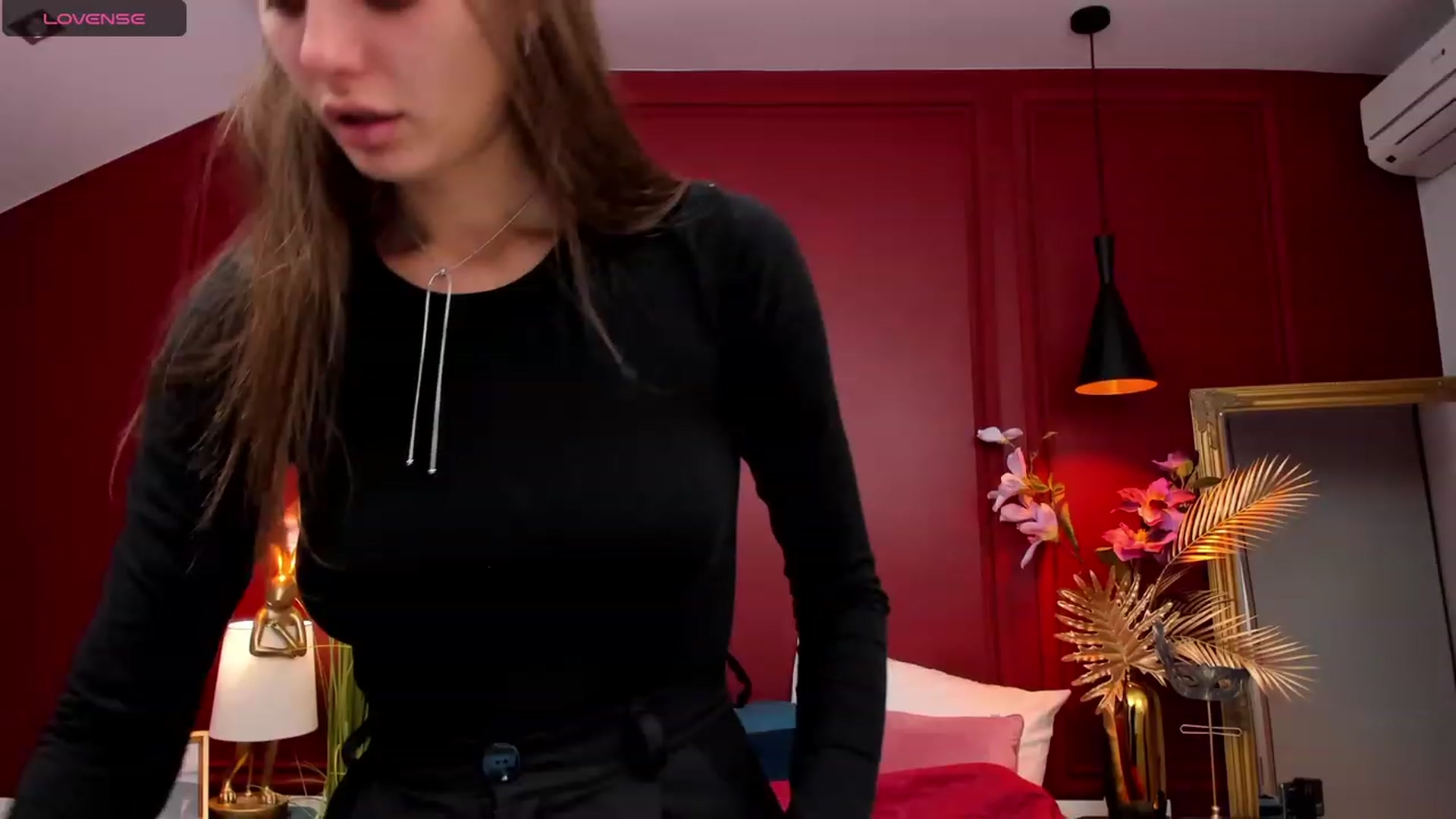 Gallery image thumbnail from AprilWong's myfreecams stream on, 10/04/2023, 19:01 image 19 of 20