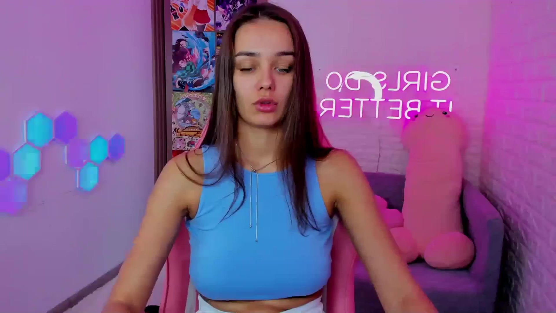 Gallery image thumbnail from AprilWong's myfreecams stream on, 10/22/2023, 10:12 image 10 of 20