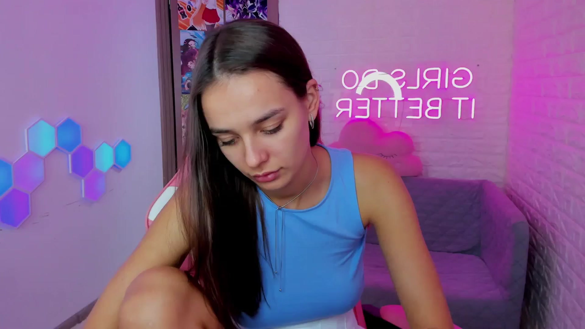 Gallery image thumbnail from AprilWong's myfreecams stream on, 10/22/2023, 12:01 image 17 of 20
