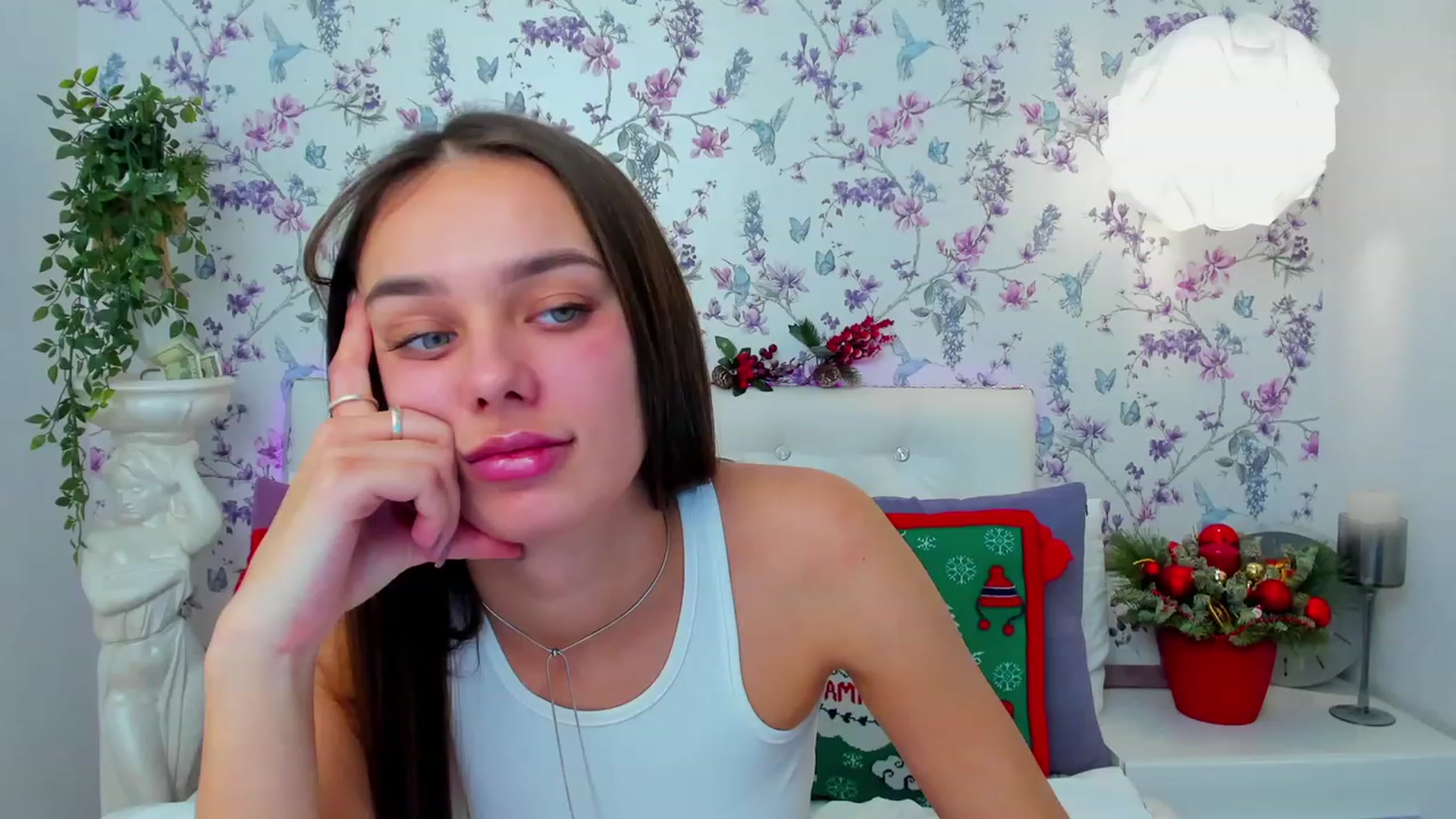 Gallery image thumbnail from AprilWong's myfreecams stream on, 12/25/2023, 12:23 image 8 of 20