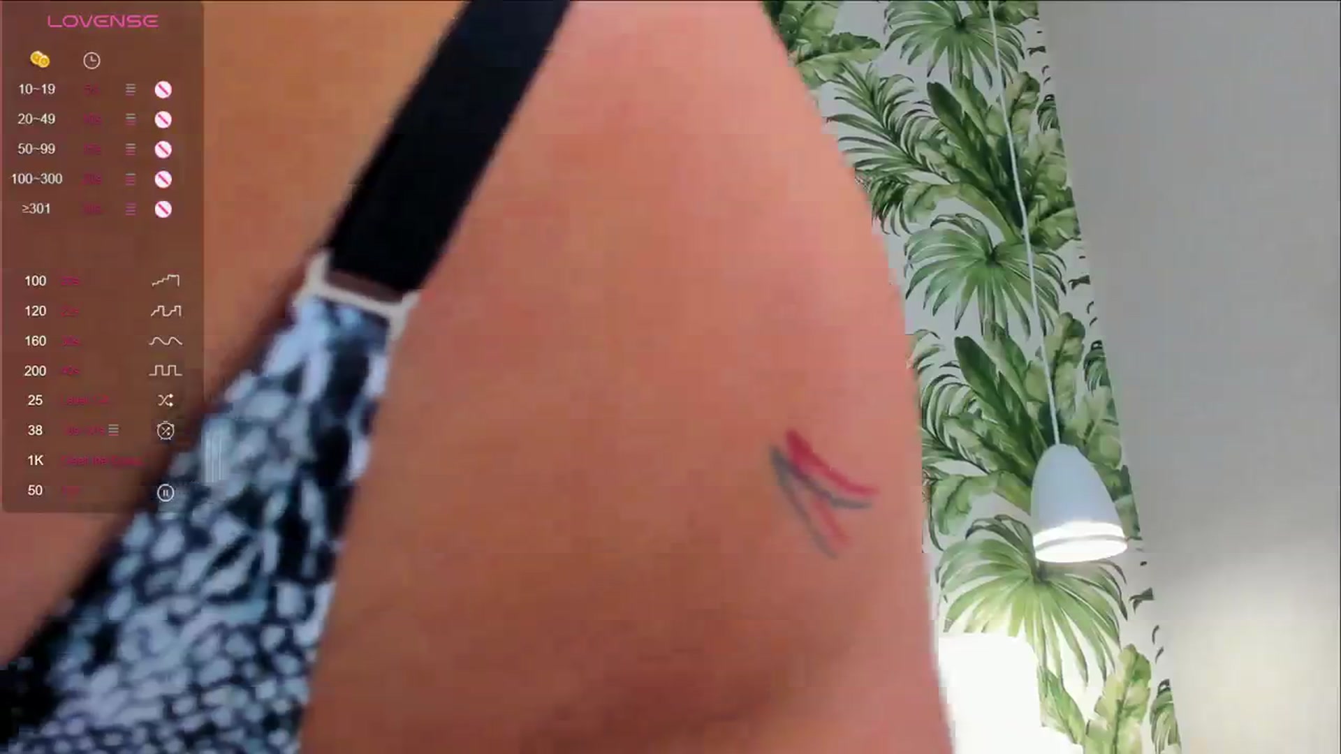 Gallery image thumbnail from AprilWong's myfreecams stream on, 02/21/2024, 12:15 image 4 of 20