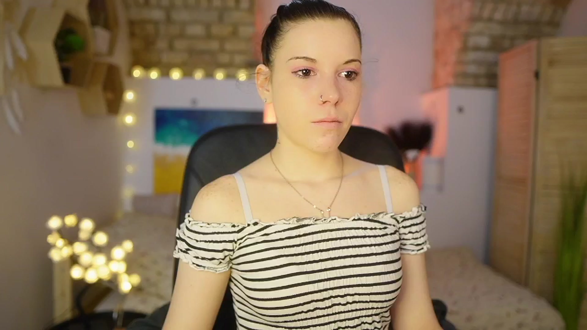 Gallery image thumbnail from April_Ollsen's myfreecams stream on, 03/05/2025, 09:51 image 9 of 20