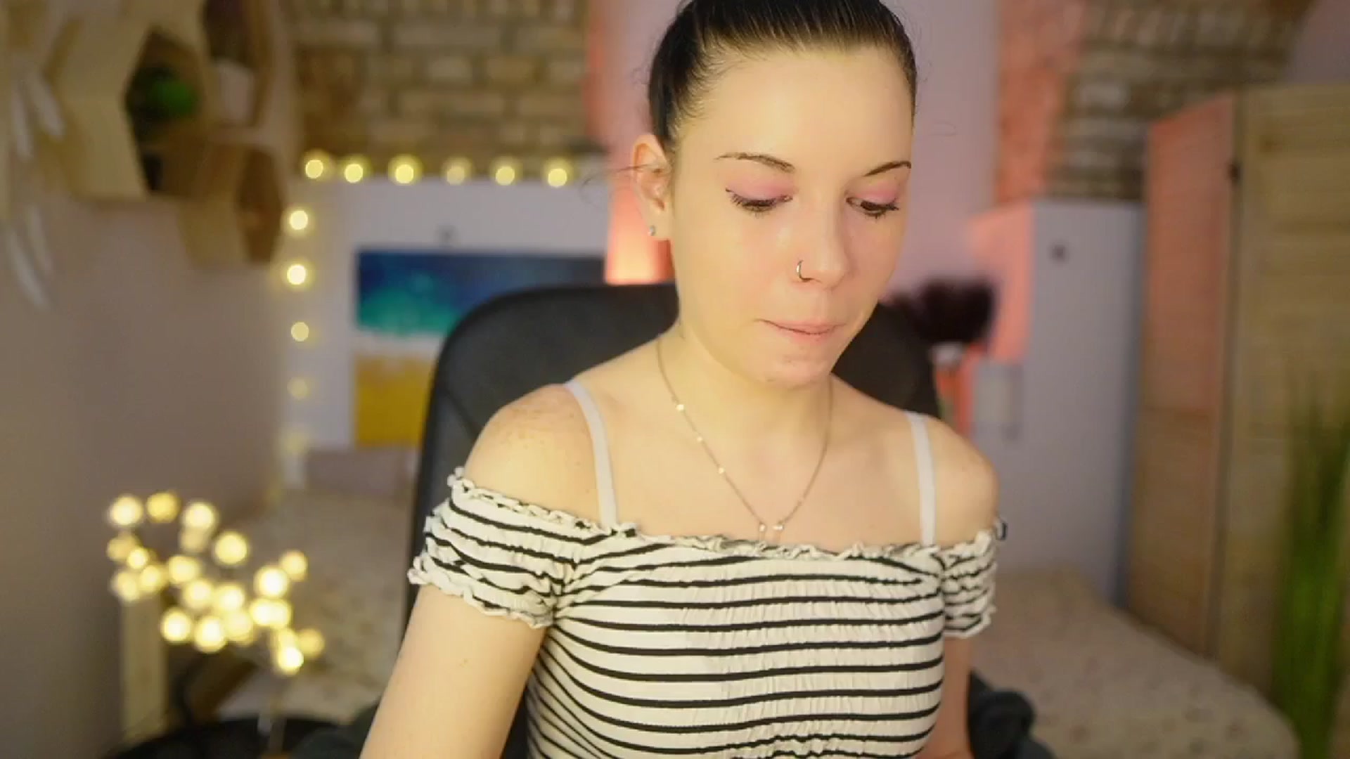 Gallery image thumbnail from April_Ollsen's myfreecams stream on, 03/05/2025, 09:51 image 12 of 20