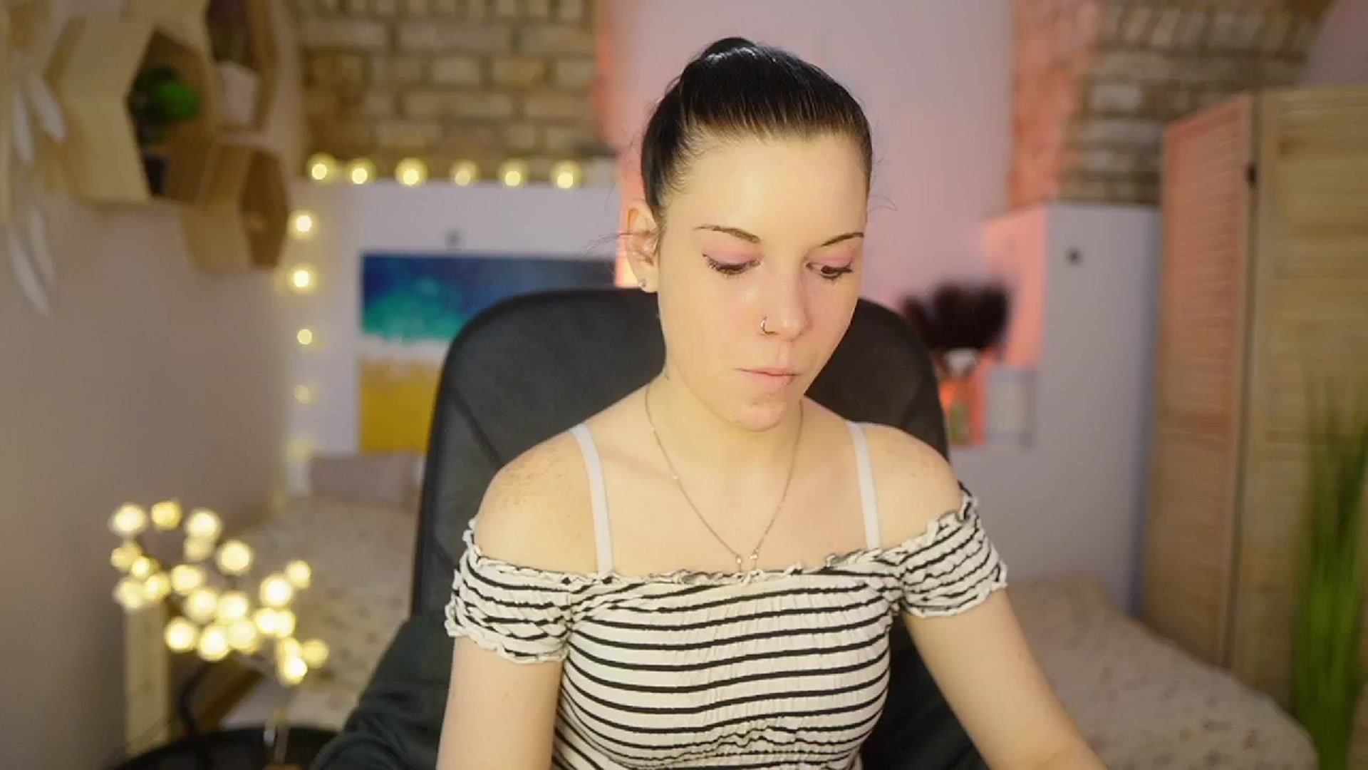 Gallery image thumbnail from April_Ollsen's myfreecams stream on, 03/05/2025, 11:15 image 3 of 20