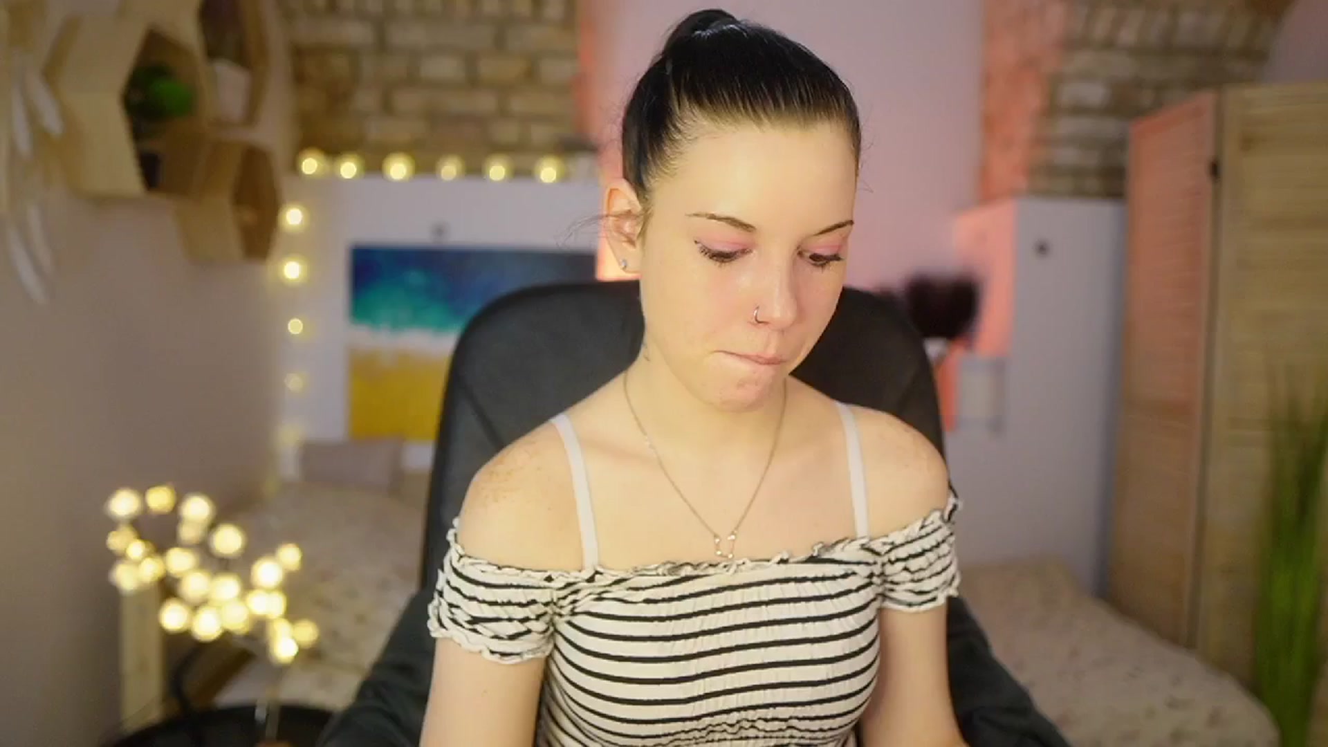 Gallery image thumbnail from April_Ollsen's myfreecams stream on, 03/05/2025, 11:15 image 1 of 20