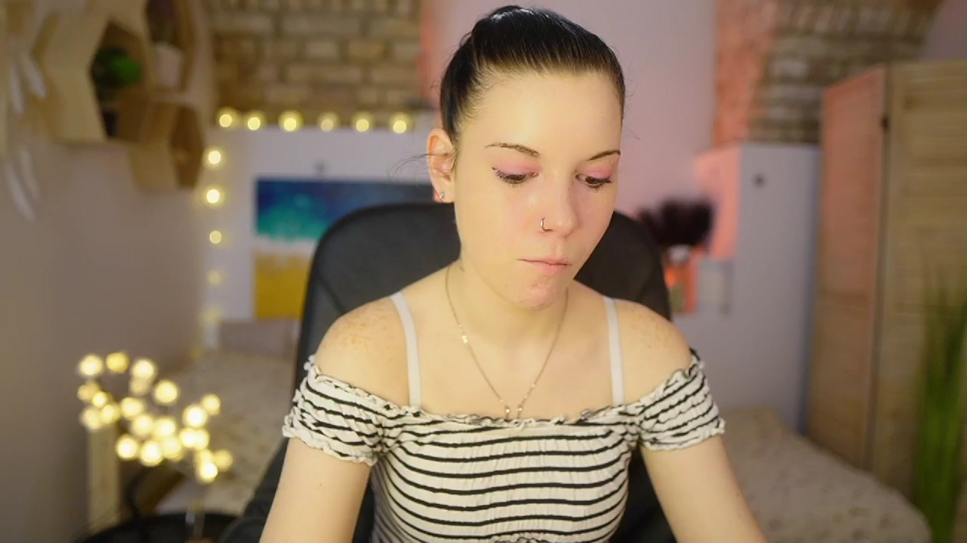 Gallery image thumbnail from April_Ollsen's myfreecams stream on, 03/05/2025, 11:15 image 2 of 20